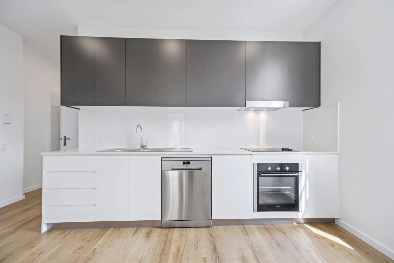Unit 1 Kitchen.jpeg