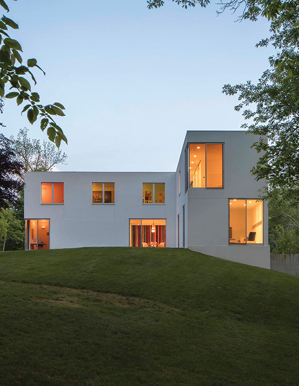 House 432, designed by Robert Siegel, sits on a hill on a 4-acre parcel in Katonah, New York. Paul Warchol Photo.