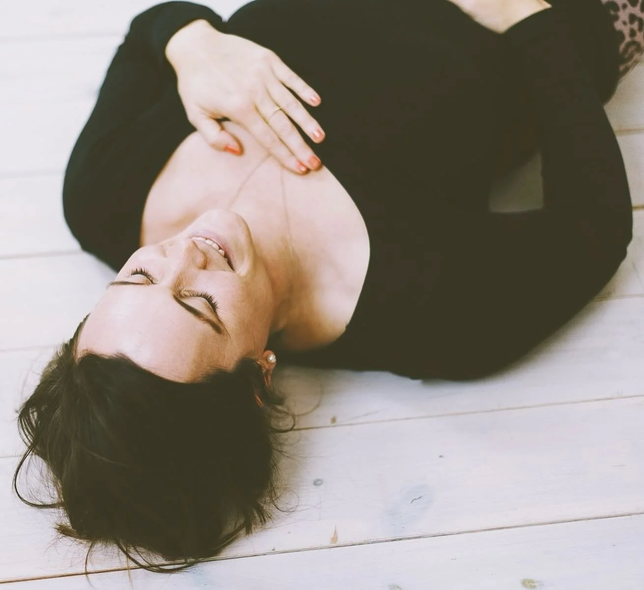 RESTORE &amp; SOUND 🎶
mit @annekatrinfeldkamp 

In diesem Special erwartet dich eine n&auml;hrende und regenerierende Yin- &amp; Restorative-Praxis🧘🏼&zwj;♀️, in der du dich, deinen K&ouml;rper, Geist und deine Seele tief entspannst 😍🫠 und dich d