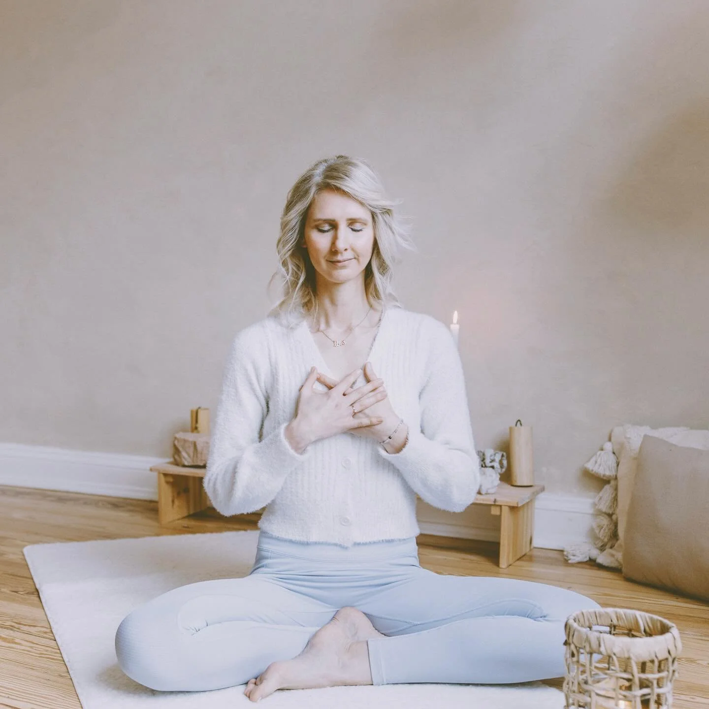 MINI-RETREAT: FINDING STILLNESS🤍

&bdquo;Finding Stillness&ldquo; bietet dir in eine Oase der puren Regeneration und des einfach nur Seins🫠, genau dann, wenn du es am meisten brauchst: kurz vorm Adventstrubel und dem sportlichen Endjahres-Run.🫶🏻✨