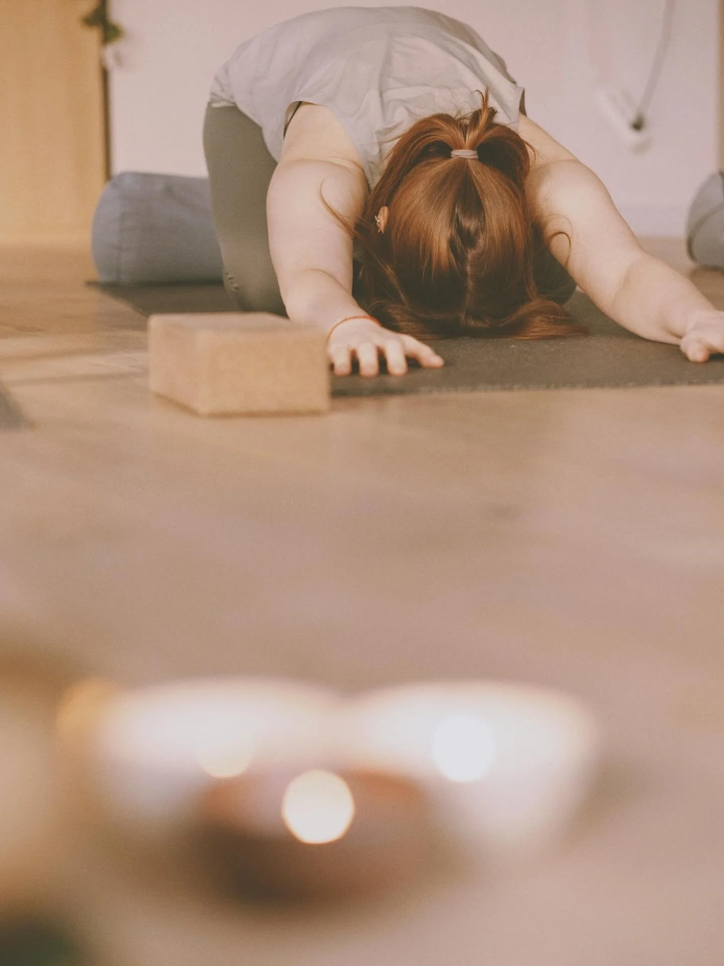 YOGA &amp; BRUNCH MIT AUTHENTIKKA 🧡
mit Kristin @blumenzauber_yoga , Carolin &amp; dem Team des @authen.tikka Sternschanze

Sundays are for yoga and brunch🧘🏼&zwj;♀️😋✨

Genau deshalb kehrt unser tolles Special &bdquo;Yoga &amp; Brunch @authen.tikk