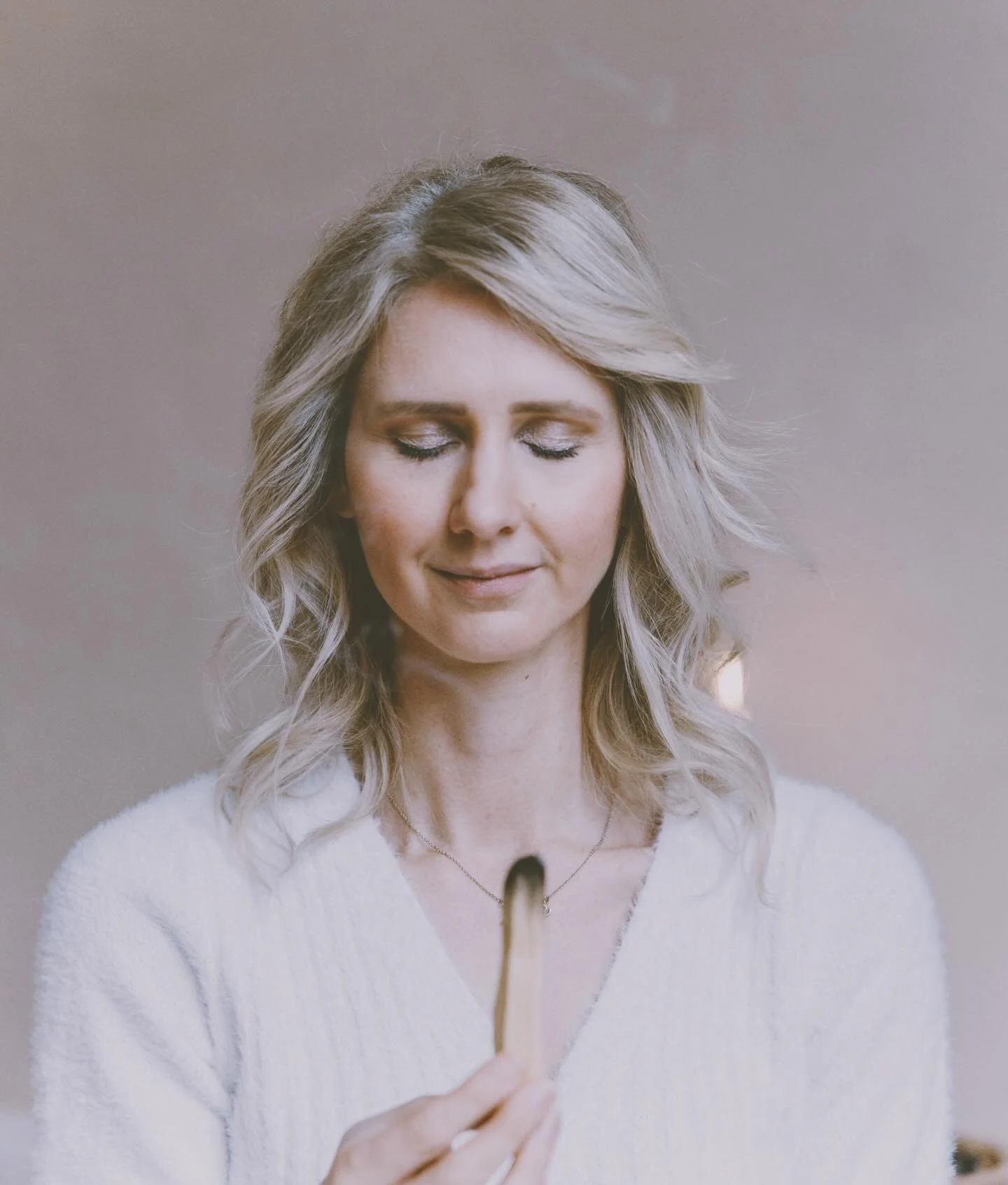 EASING INTO THE NEW YEAR❤️✨
Mit Steffi @aloha._you 

Dieses Mini-Retreat ist eine pure Oase der Tiefentspannung 🫠und schenkt dir ganz viel Ruhe, Raum und Zeit, um in deinem eigenen Tempo leicht &amp; beschwingt im neuen Jahr anzukommen.🙂&zwj;&harr;