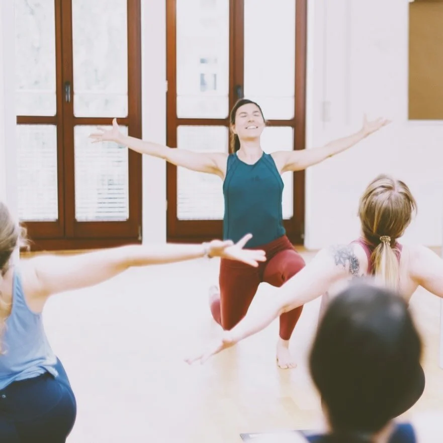 JULY SPECIAL: 1 CLASS FOR FREE😀👯&zwj;♀️

Damit trotz Sommergenuss &amp; Urlaub die Yogapraxis bleibt, haben wir etwas ganz Besonderes f&uuml;r dich, denn den ganzen Juli &uuml;ber bekommst du unsere 5-er Karte f&uuml;r 79&euro; und obendrauf noch e