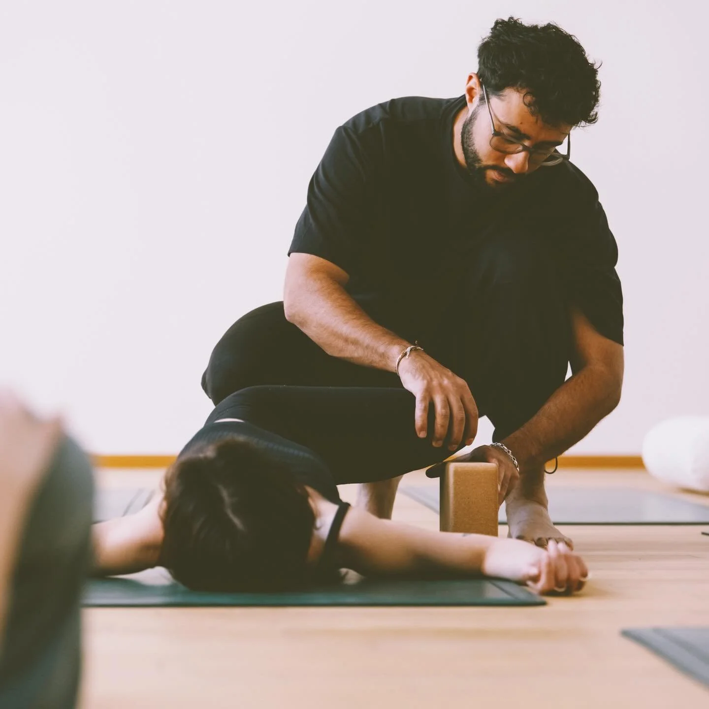 15H YIN YOGA INTENSIV TEACHER TRAINING🫠
mit Noah @noah.frehmann 

M&ouml;chtest du deinen Sch&uuml;ler:innen das gewisse Etwas in deinen Yin Yoga Stunden mitgeben?😍
Dann ist unser Yoga Alliance-zertifiziertes 15h YIN YTT genau das Richtige f&uuml;r