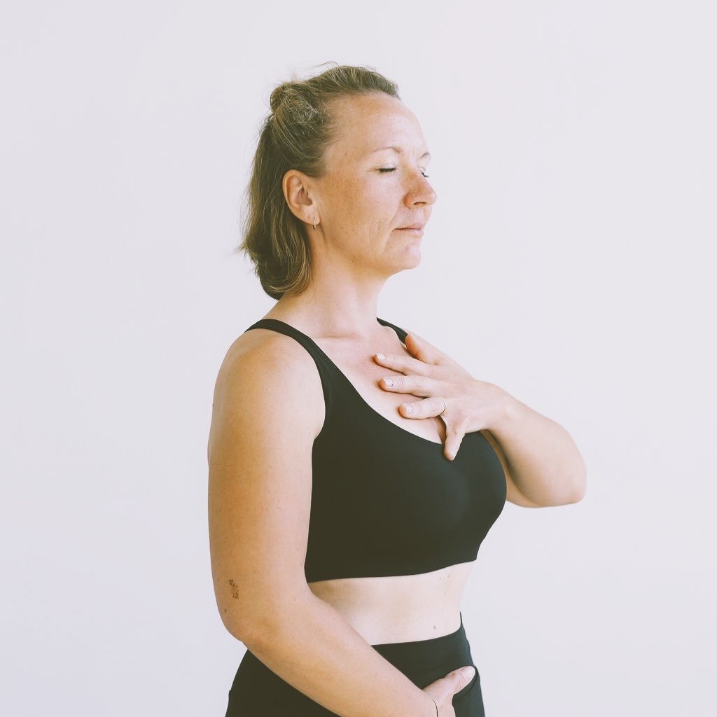 NEW MOM YOGA 🤍
Neue Class mit Alisha @alisha_spring 

In der Schwangerschaft und der Geburt hat dein K&ouml;rper Unheimliches geleistet und, wenn wir ehrlich sind, macht er das jetzt immer noch jeden einzelnen Tag.💫

Wir wissen, dass dein Alltag al