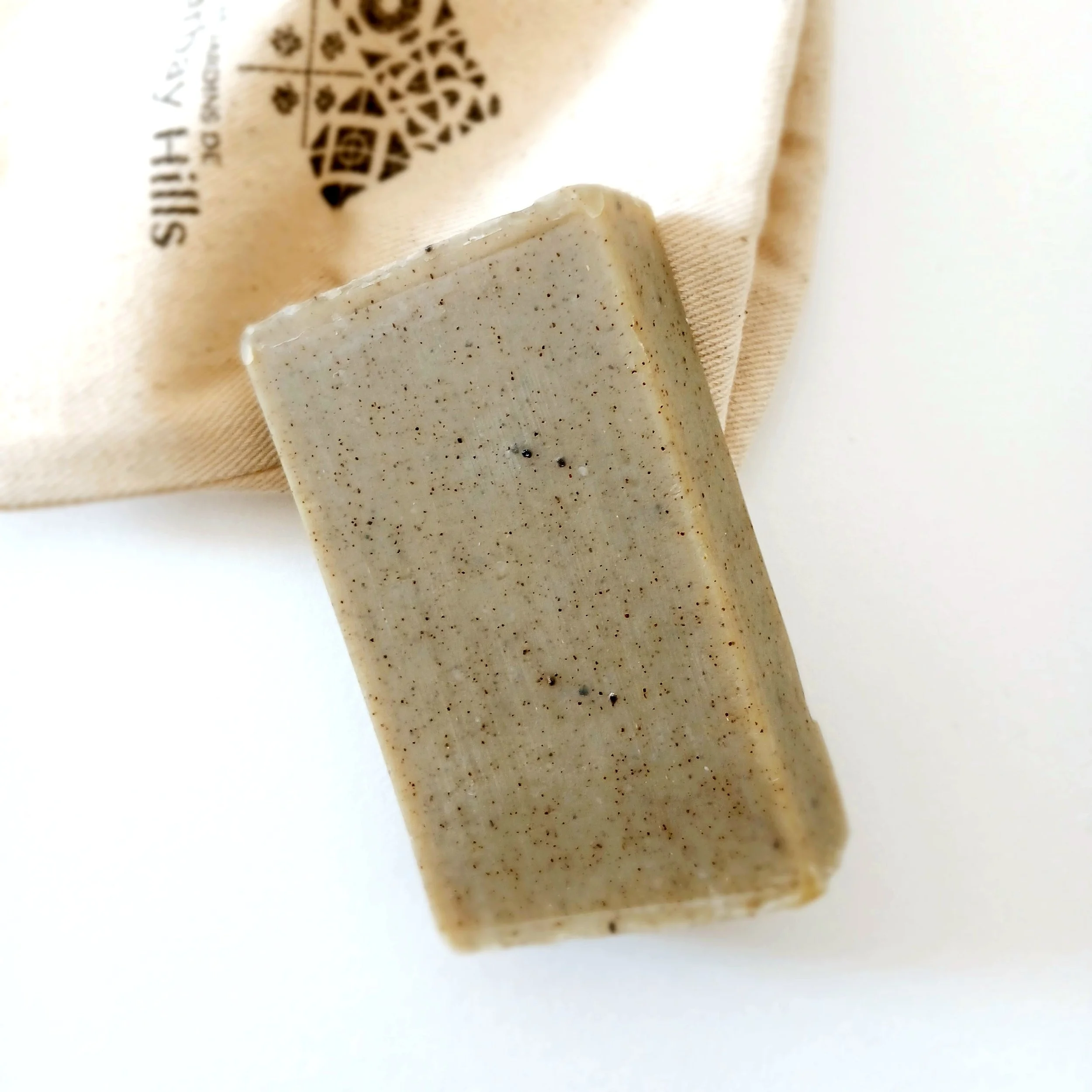 Savon surgras à la menthe et thé vert, au beurre de karité, enrichi en huile de jojoba