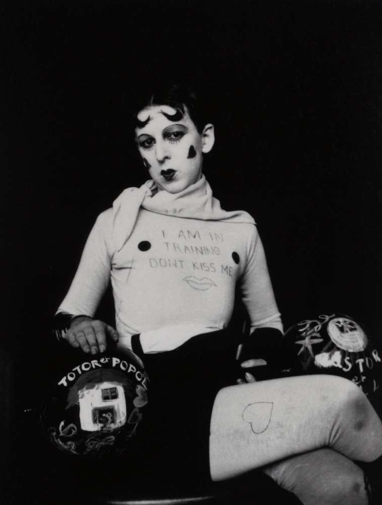 7.cahun -'in training' p96.jpg