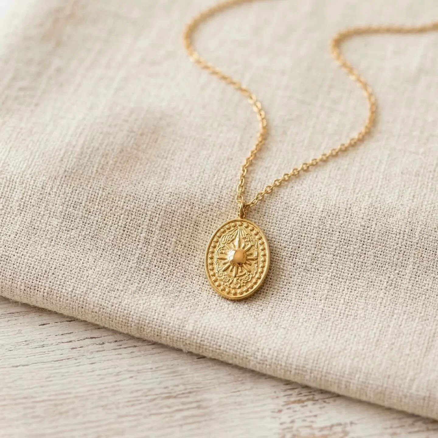 Collier Zara 🤍 
En acier inoxydable plaqu&eacute; or