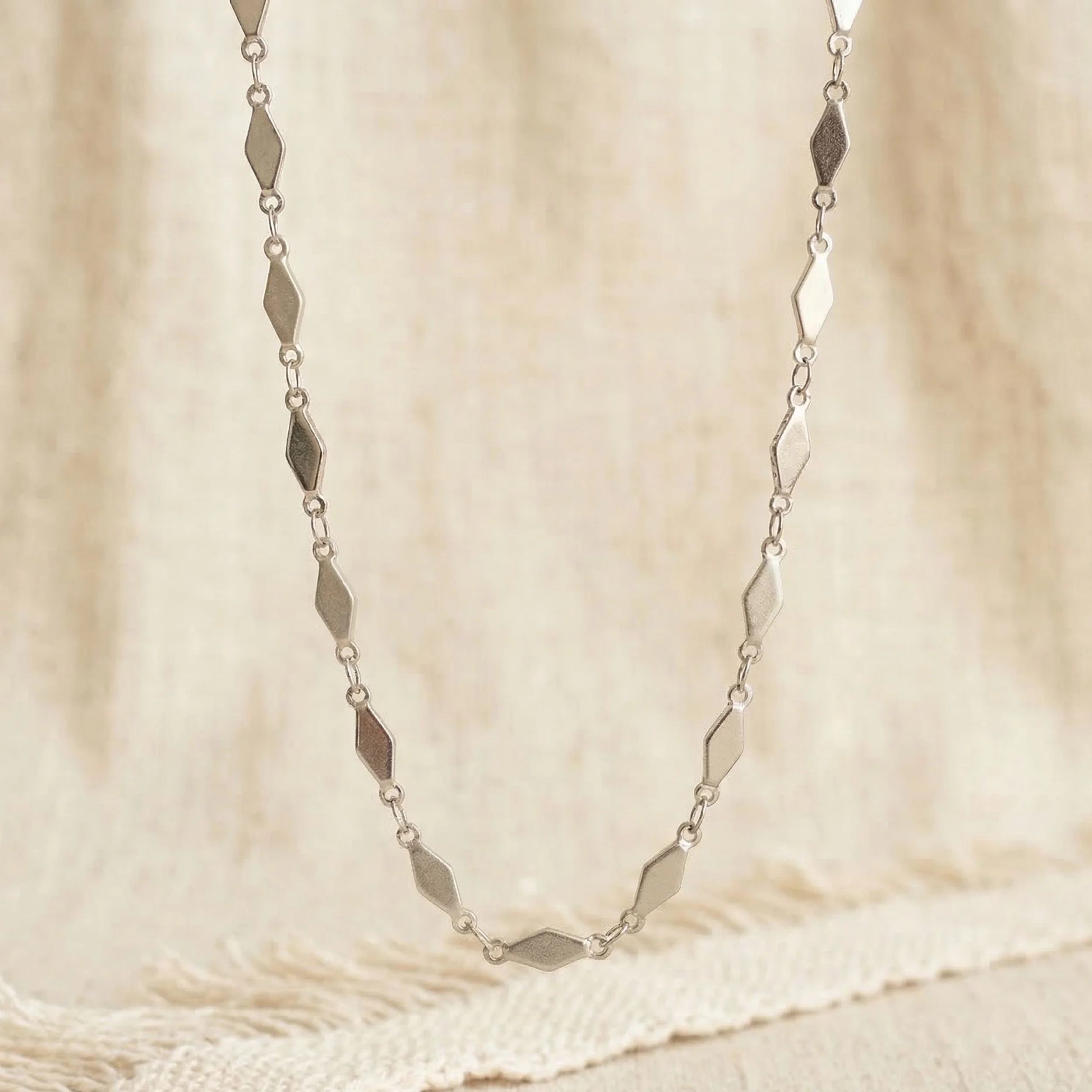 Collier Waterfall Bold