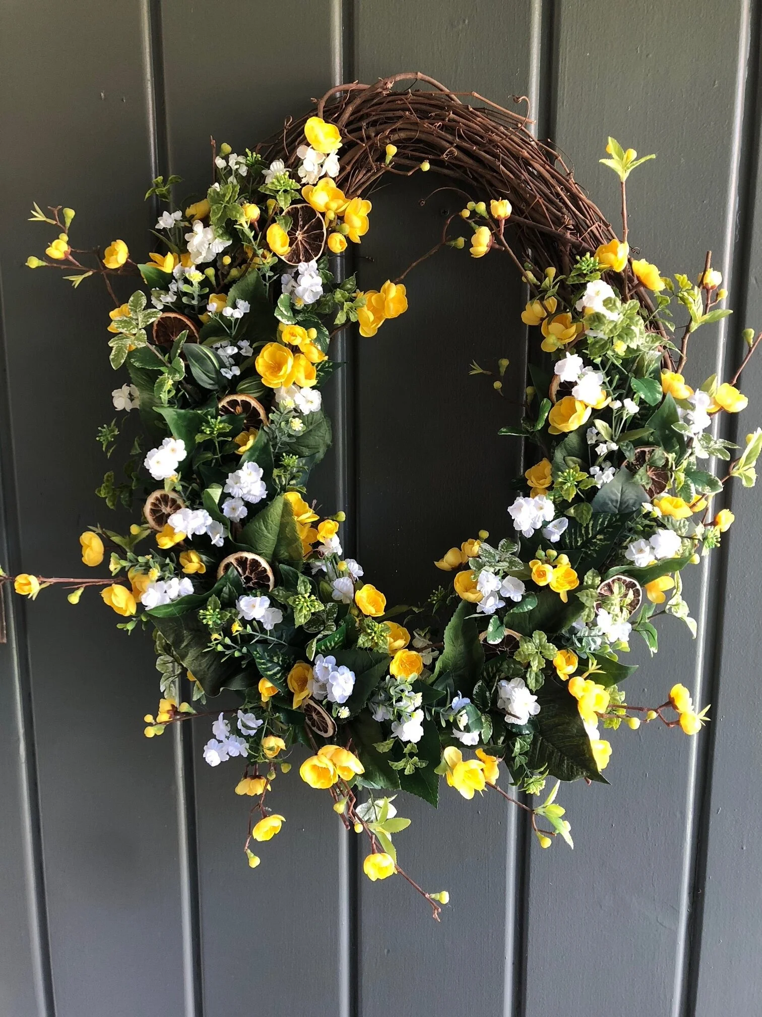 Yellow White Wreath .JPG