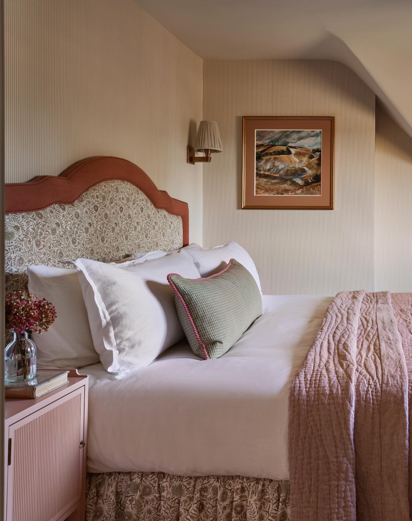Another view of this soft and muted bedroom scheme. With the beautiful weather my mind wandered back to this Spring-like space, we designed last year. 🌸☀️🌸

📸 @darrenchung74 
Headboard: @headboardsandottomans 
Headboard main fabric: @lewisandwood 