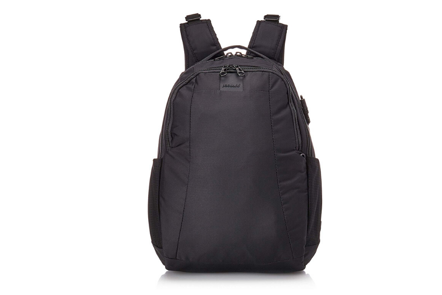 3_2 pacsafe backpack.png
