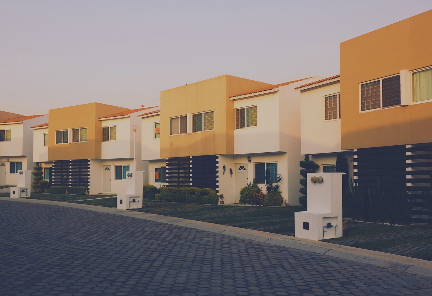 Orange-Condos-357901-unsplash.jpg