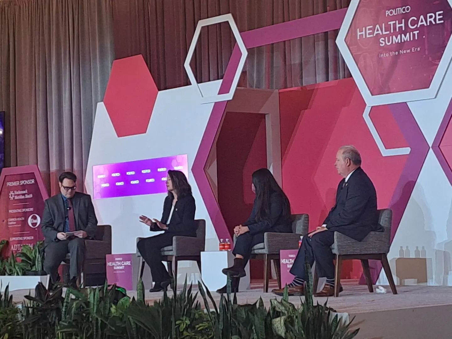 There is a panel happening right now discussing #SafeStaffing and Healthcare Workforce challenges @ @politico.live #PoliticoHealth summit! Definitely worth finding online and rewatching. Excellent discussion. #SafeStaffingSavesLives @NationalNurses