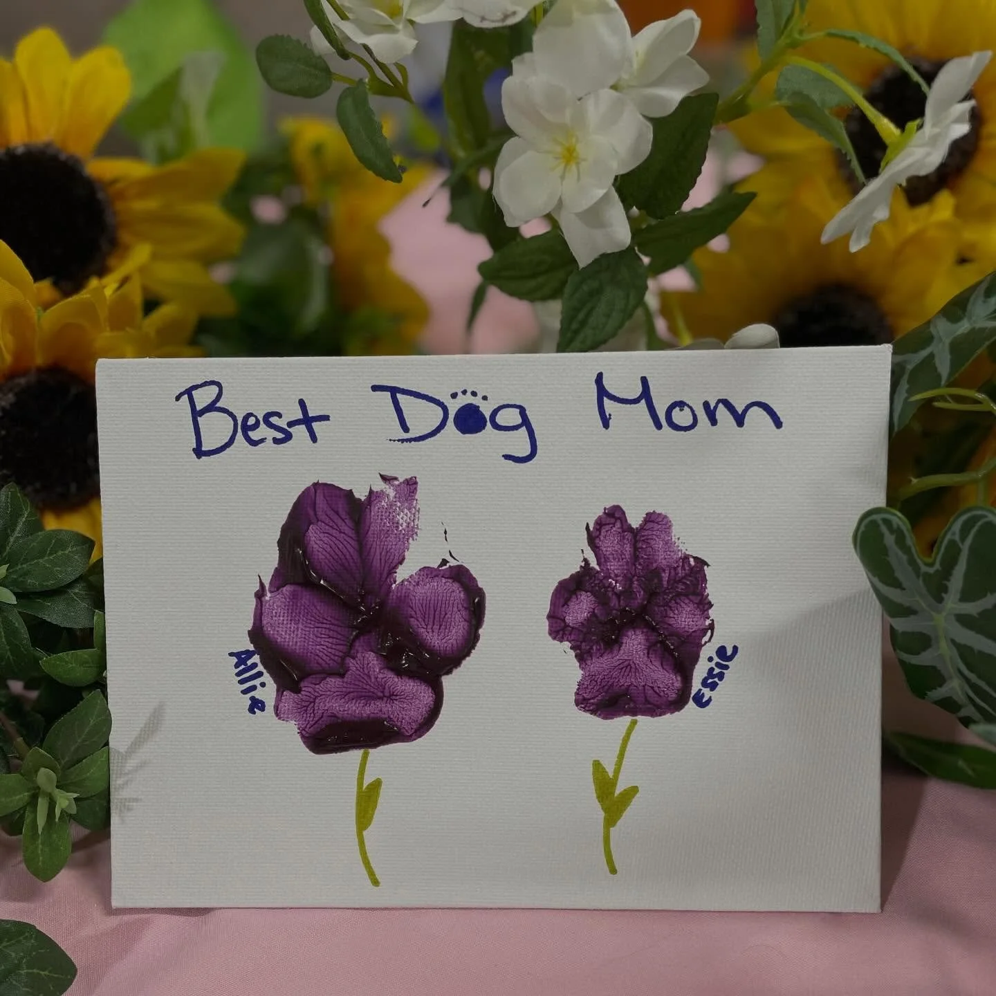 Sending lots of love to all of our Dog Mama&rsquo;s today &amp; everyday 🐶🤍

#happydogmomday #dogmoms #dogmomsrule #dogmomsclub #pawprintart