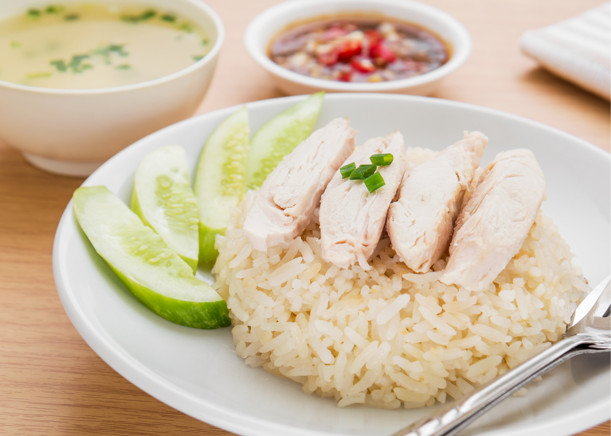 Вареная рис курам. Вареная курица с рисом. Рис с отварной курицей. Куриное филе с рисом. Куриная грудка с рисом.
