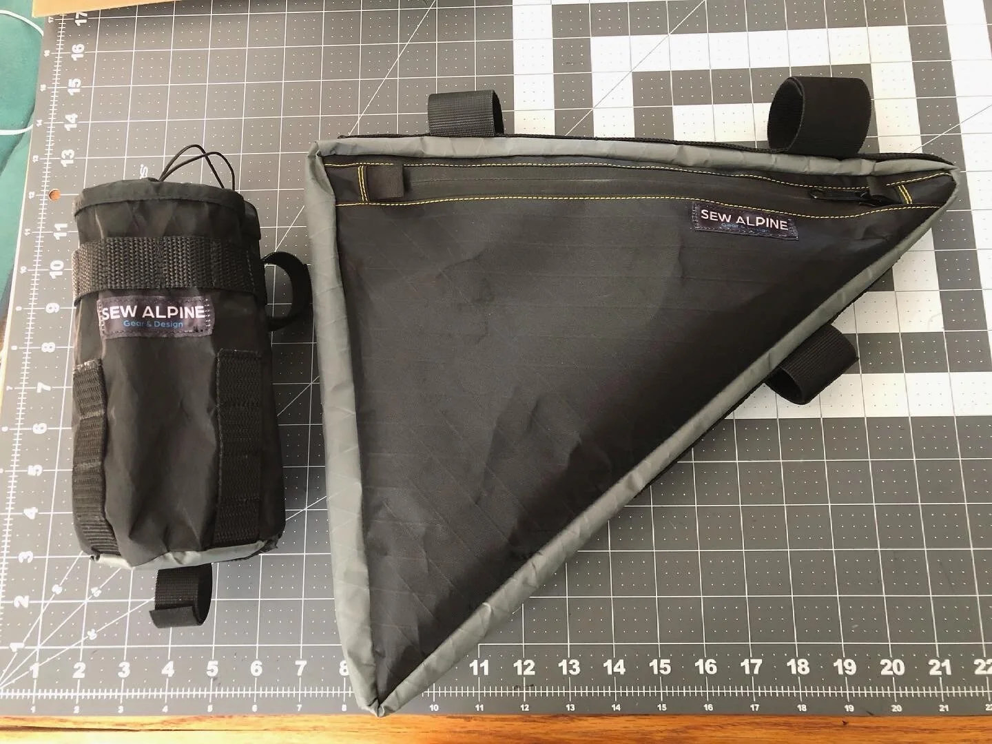Matching Half Frame Bag and Feed Bag