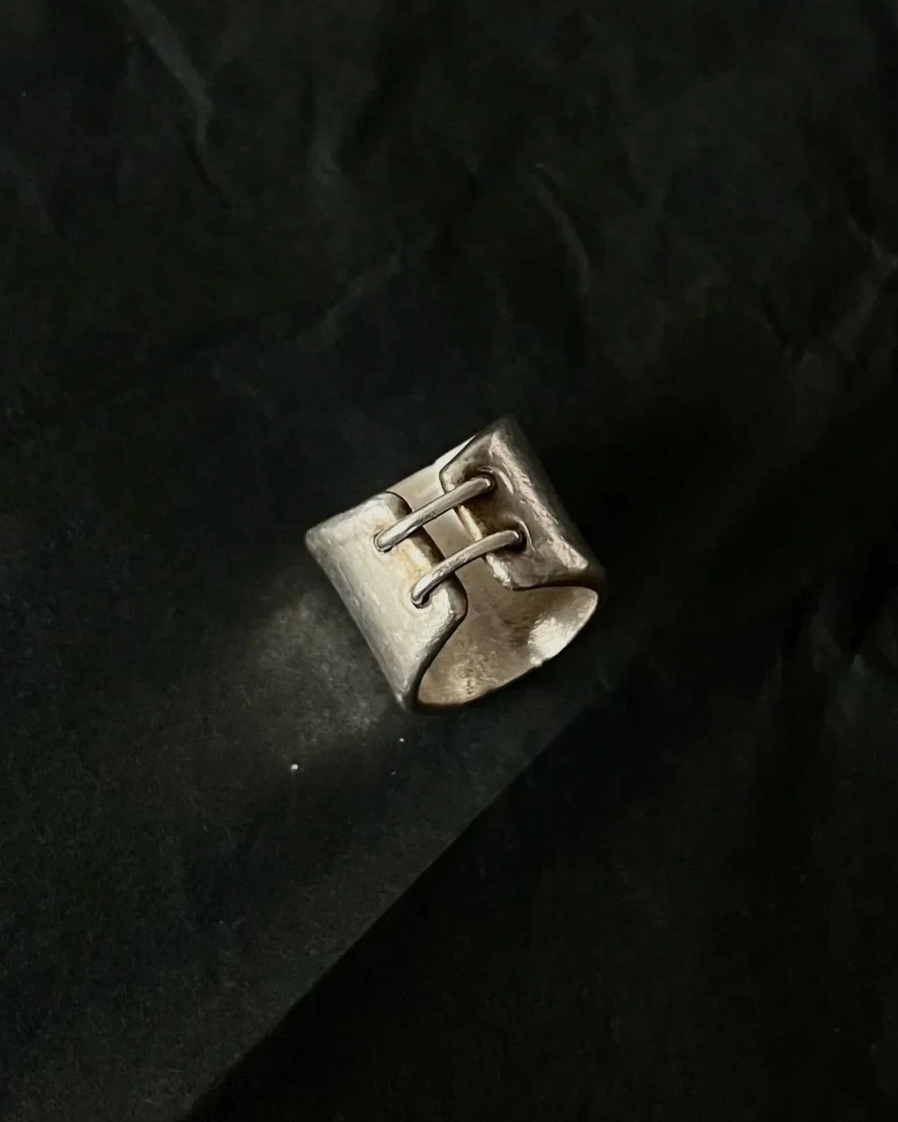 Mend Midi Ring
