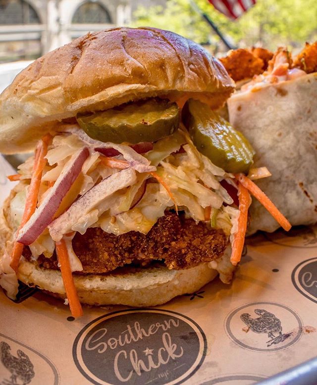 Sometimes a southern chick original sandwich is all you need 🐓 💕
@southernchicknyc 
ORDER ONLINE (link in bio)
.
.
.
.
#southernchicknyc #chickensandwich #eeeeeats #friedchicken #nycfood