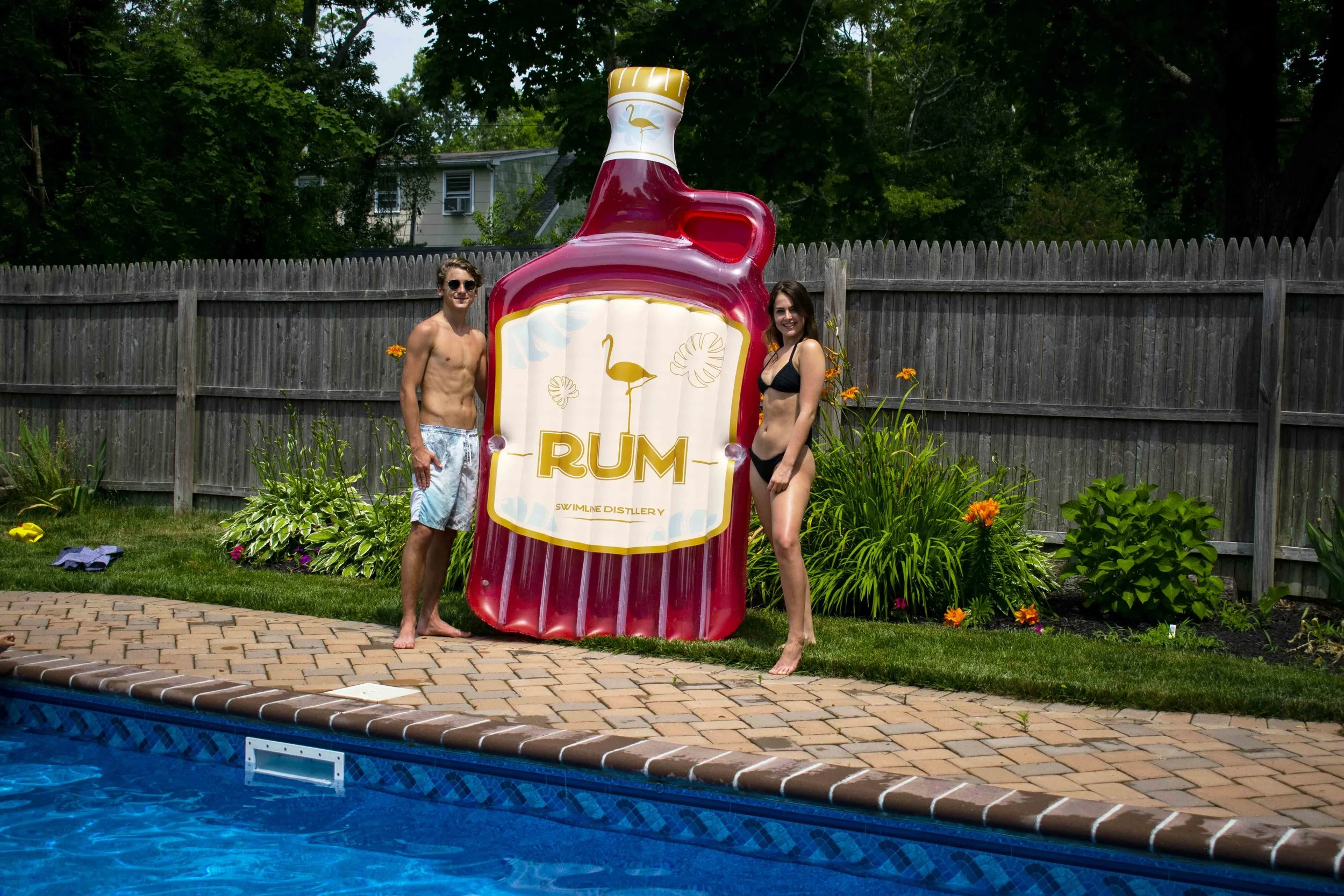 90658 RedRum Standing Models.jpg