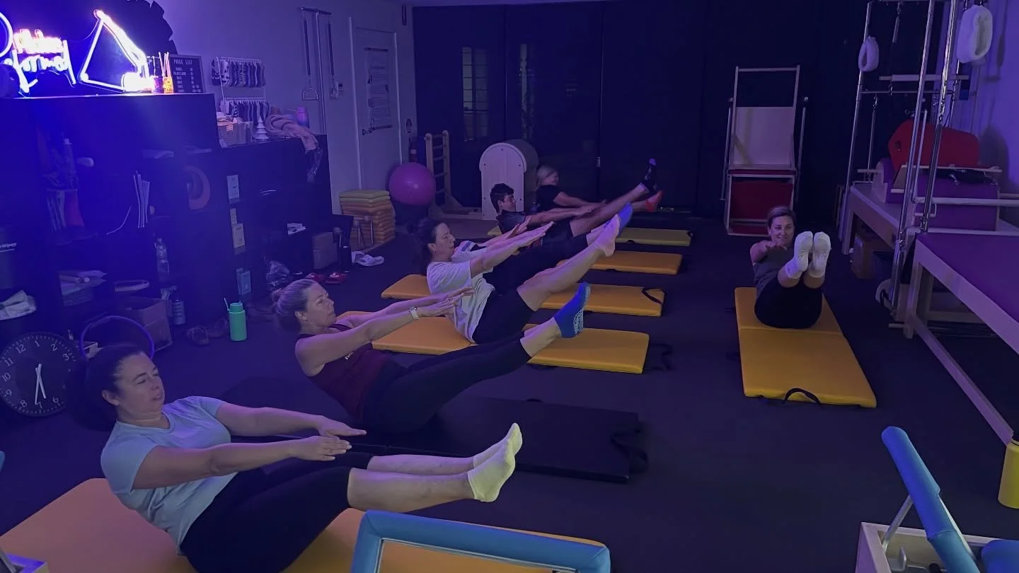 What an awesome Matwork class this morning! Working through the order, and pretty sure they did about 2000 teasers. Which I&rsquo;m sure I&rsquo;ll be thanked for later 💁🏼&zwj;♀️
Matwork is where it all begins, and something you can take home and k