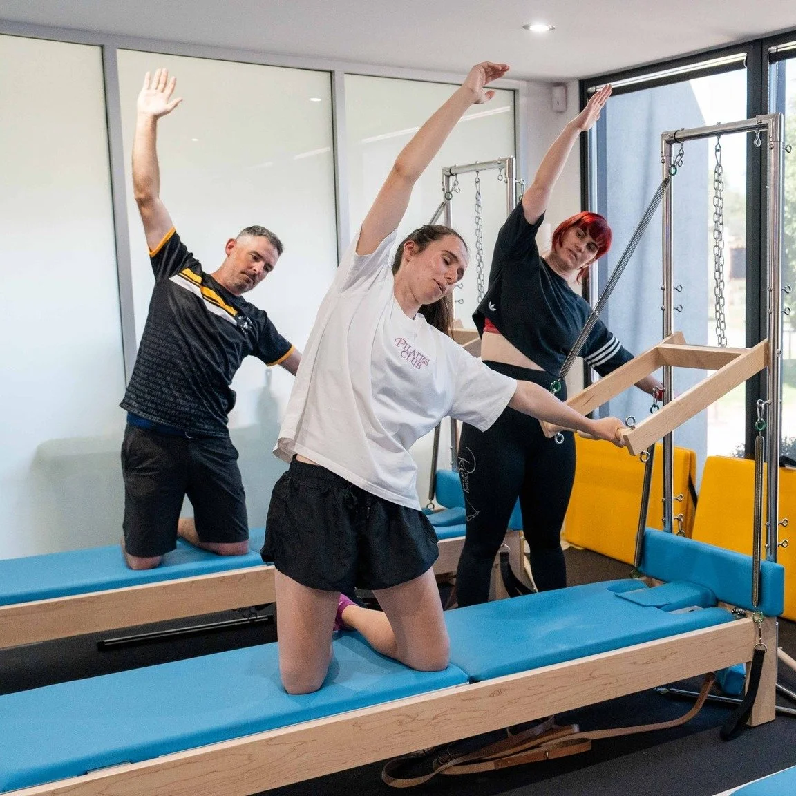 Group classes with personalised attention. That's how it should be.
We don't do big group classes, because we don't want you to get lost in the crowd. We don't do matching sets (but you can if you want). We keep it simple and we stick to real Pilates