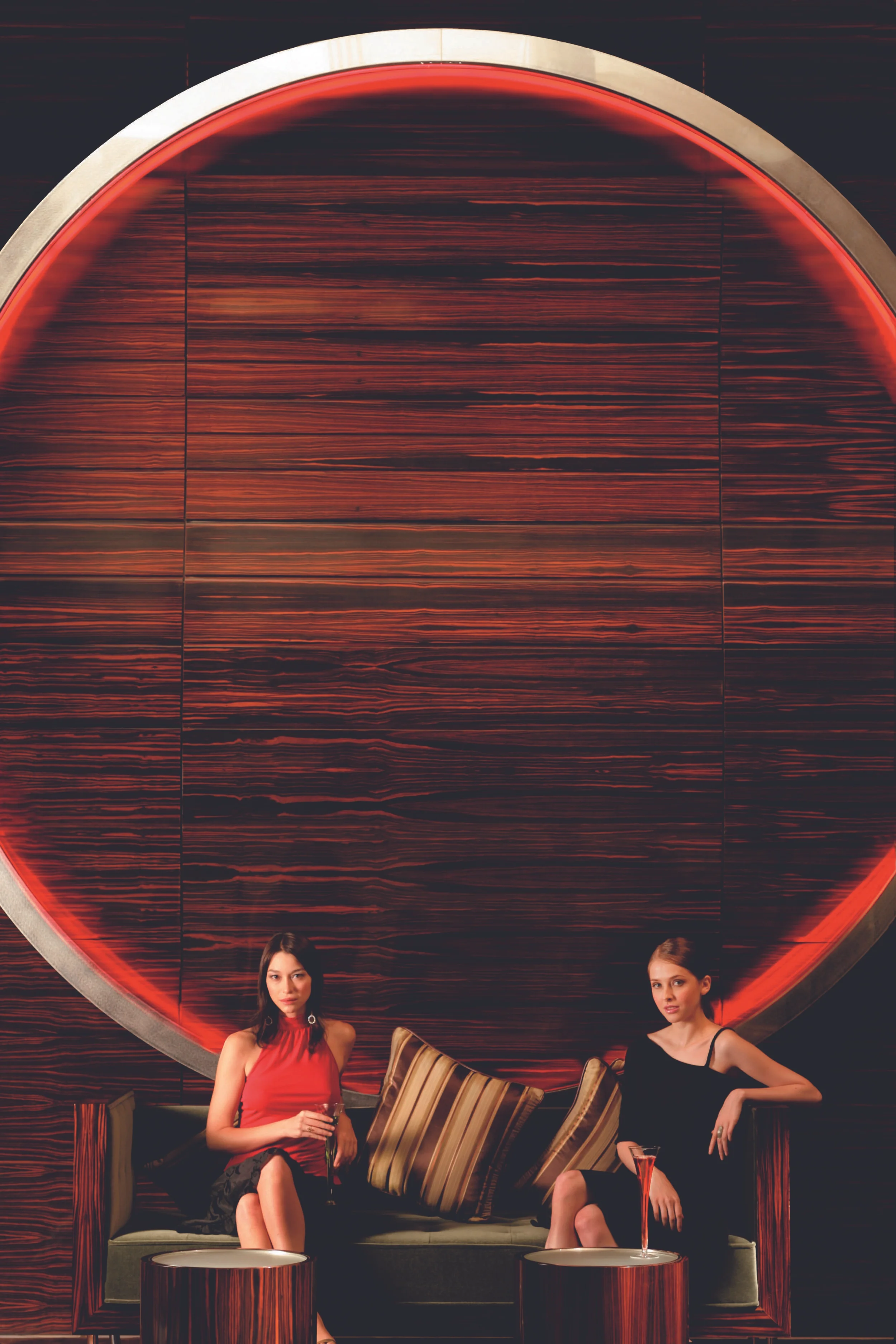 mandarin oriental hotel landmark hong kong- photography george apostolidies