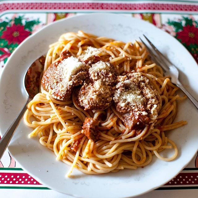 On Sunday we eat spaghetti 🍝 ☺️ #nonnatonana #food #nonna #grandmothers #cookingathome #cookingwithlove #cookingwithkids #cookbook #homemade #speghetti #sundayspeghetti