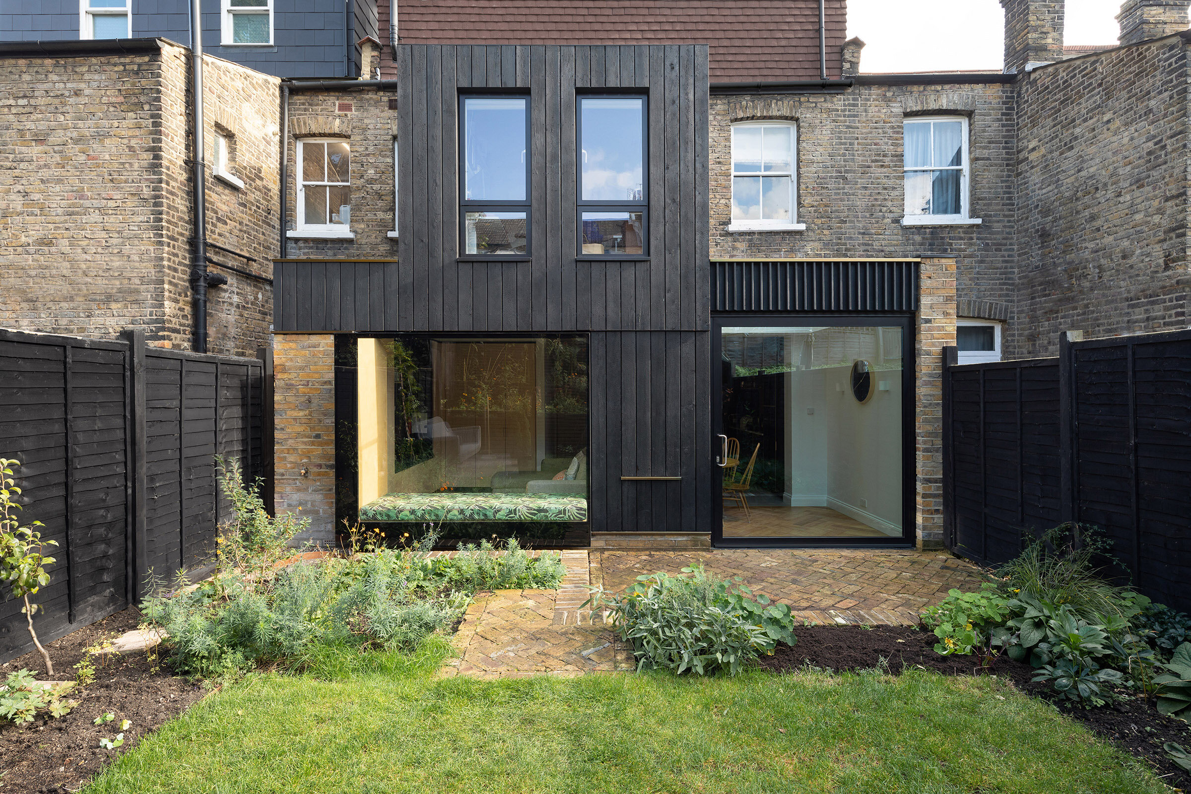 01-charred-house-victorian-terrace-extension-rear-elevation-architecture-ladywell-lewisham-london-uk-rider-stirland-architects.jpg