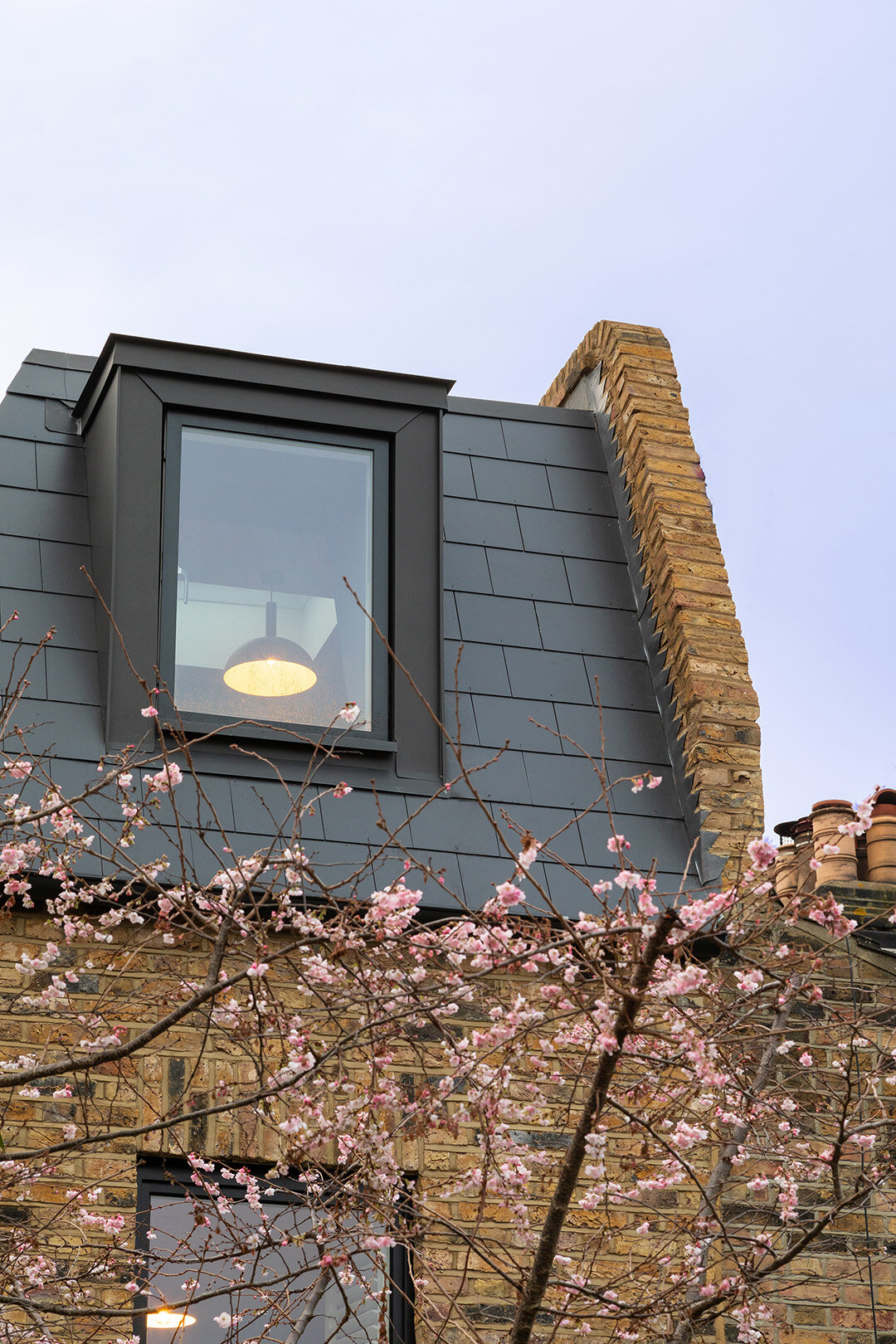 28-tonsley-hill-house-house-victorian-terrace-roof-extension-architecture-wandsworth-london-uk-rider-stirland-architects-adam-scott.jpg