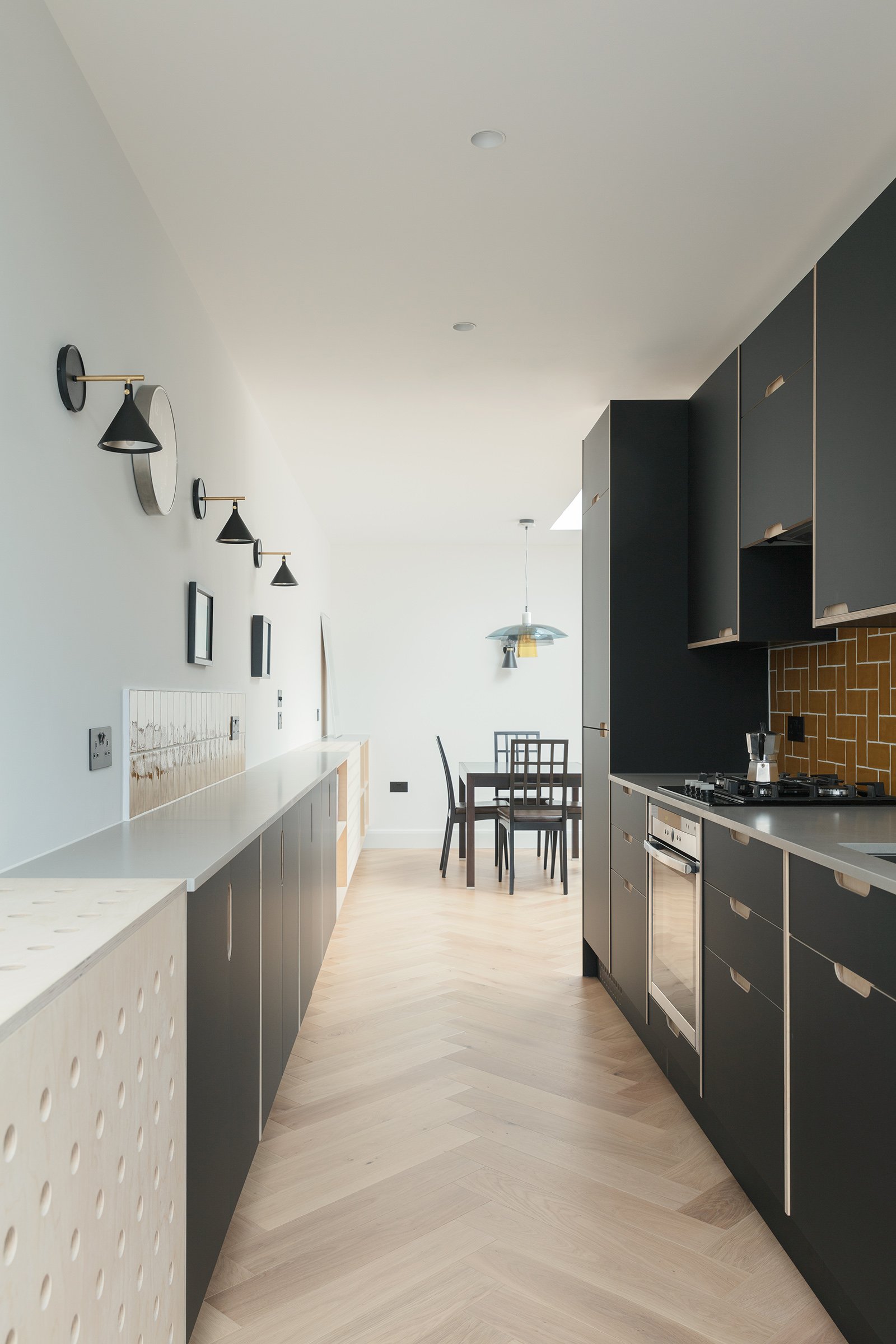 2-dulwich-bungalow-house-kitchen-interior-design-architecture-london-uk-rider-stirland-architects.jpg