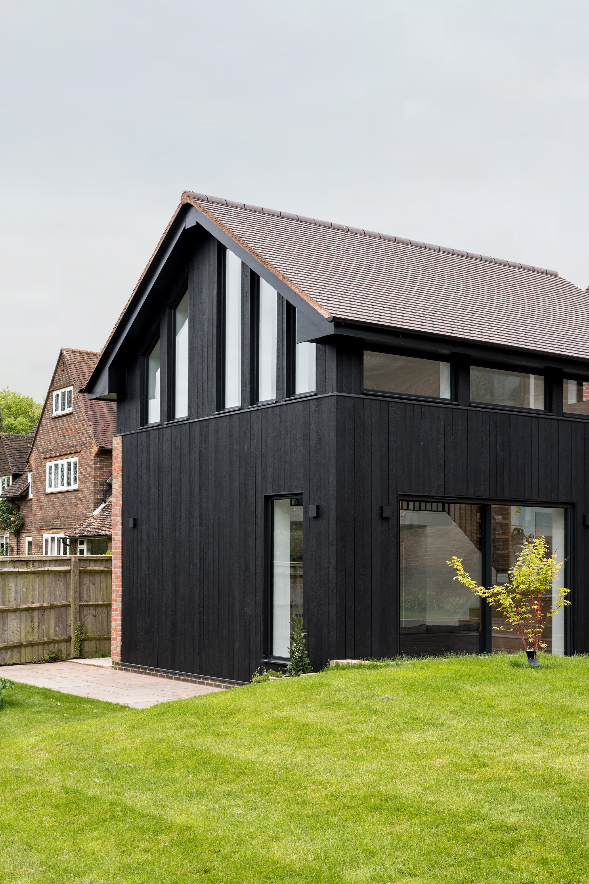 1-The-Pippins-Charred-Timber-House-Extension-Interior-Design-Architecture-London-Buckinghamshire-UK-Rider-Stirland-Architects.JPG
