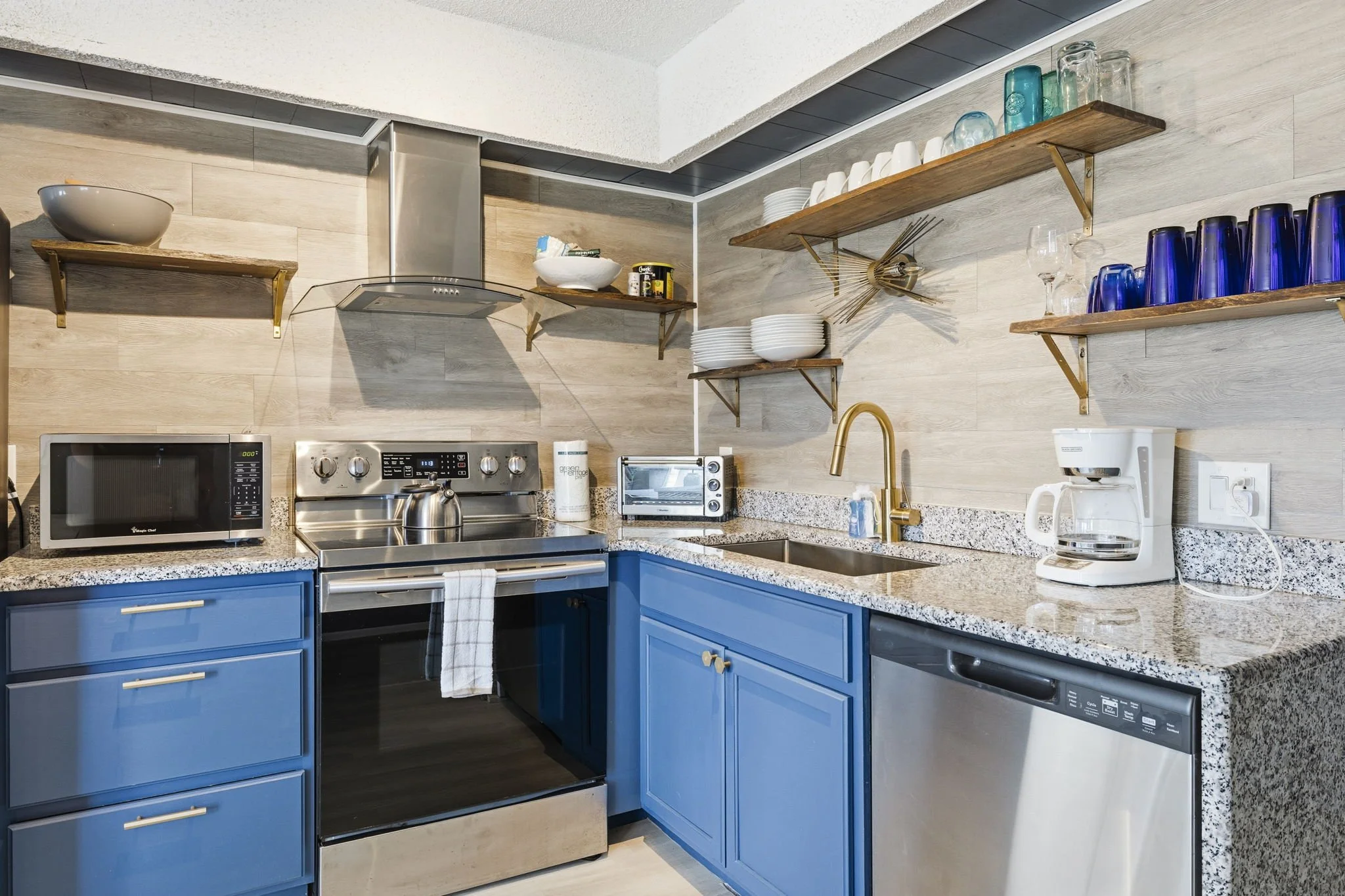 I loved having a kitchen that felt just as inviting as the beach outside. Whether I was brewing my morning coffee, preparing a quick breakfast, or gathering for dinner after a day in the sun, this beautifully updated space had everything I needed.