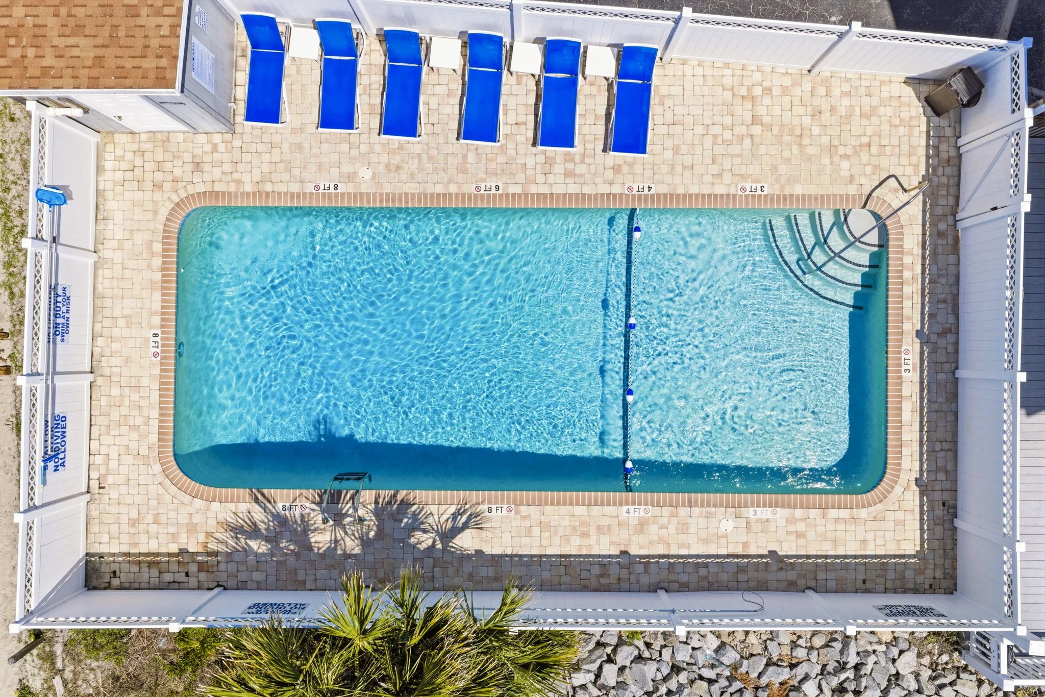 Guests also enjoy access to the private community pool — ideal for cooling off after the beach or spending relaxing afternoons poolside with family and friends.