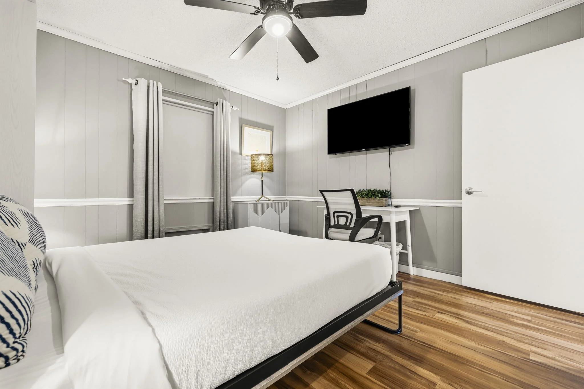 I loved having this extra private space to relax and recharge. The queen bedroom also includes a convenient work desk and TV, making it ideal for both vacation mode and remote work stays.