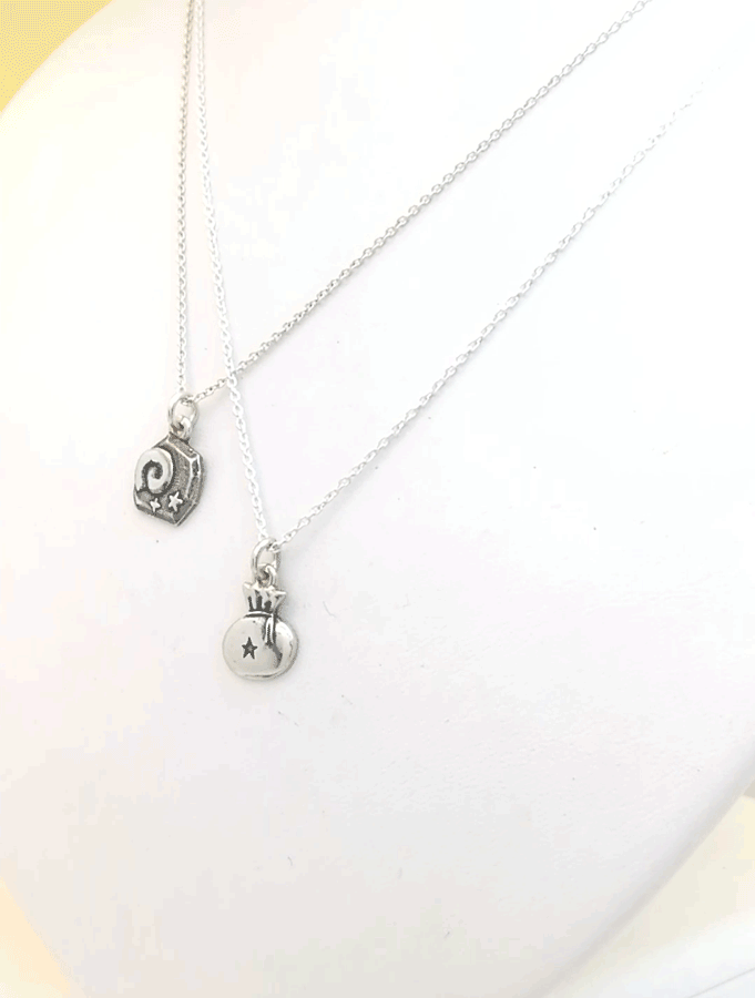 Fossil-and-Bell-Bag.gif