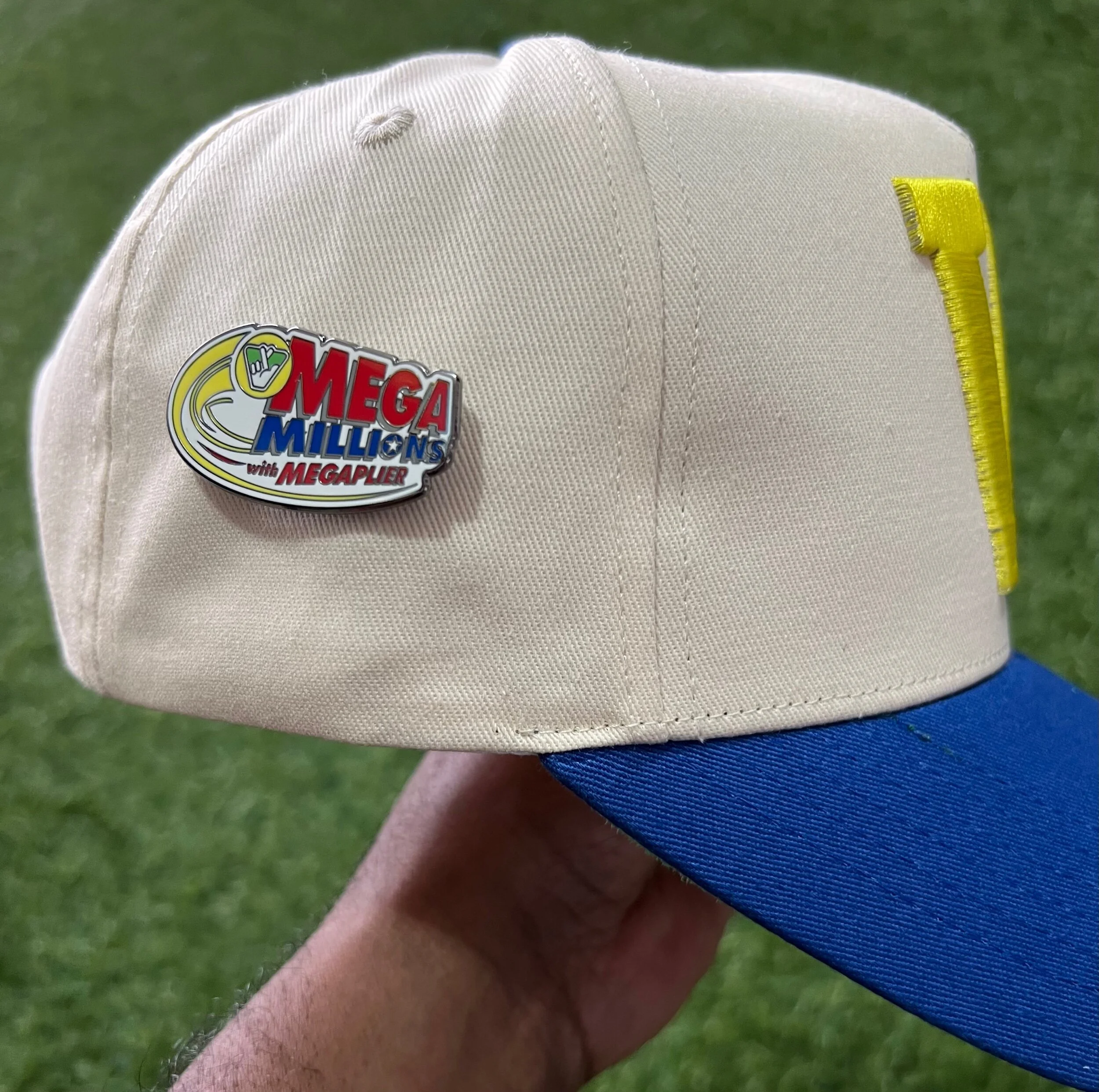 EC819810-3070-4F8D-ACC9-75A7190EE556