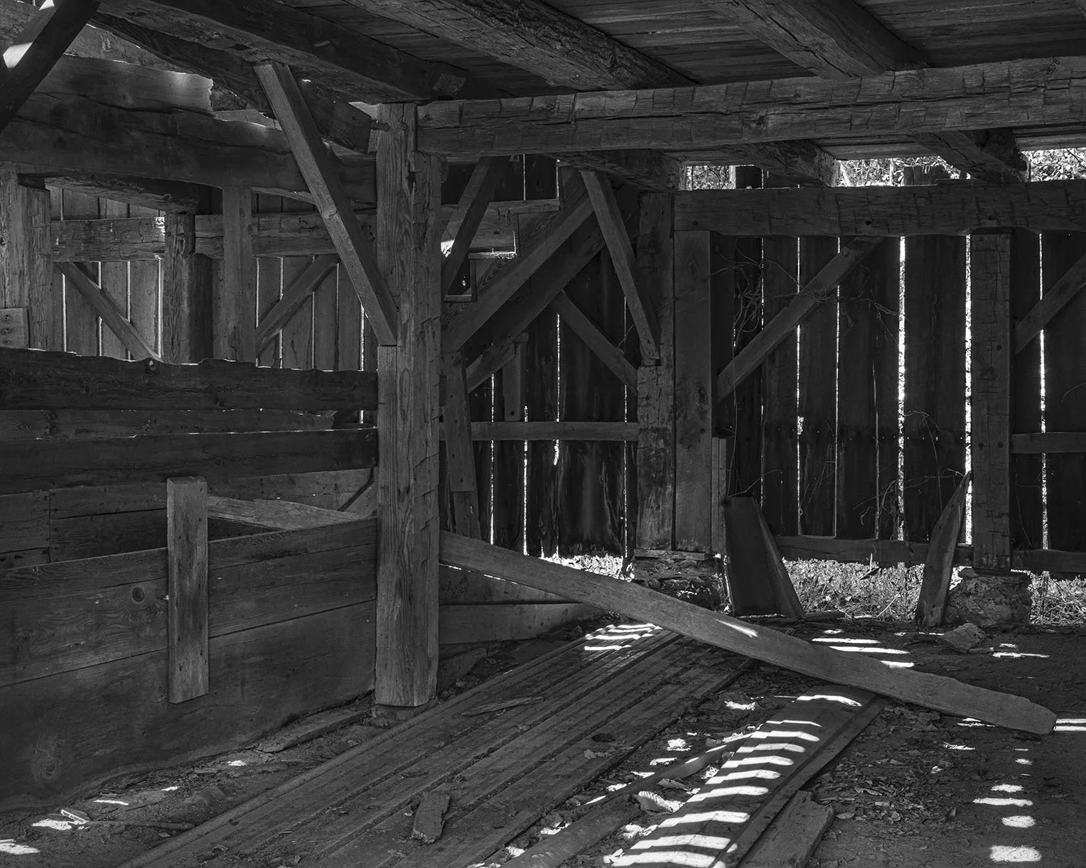 1837 Pennsylvania 3-Bay Barn Interior, Clear Creek Metro Park, Ohio