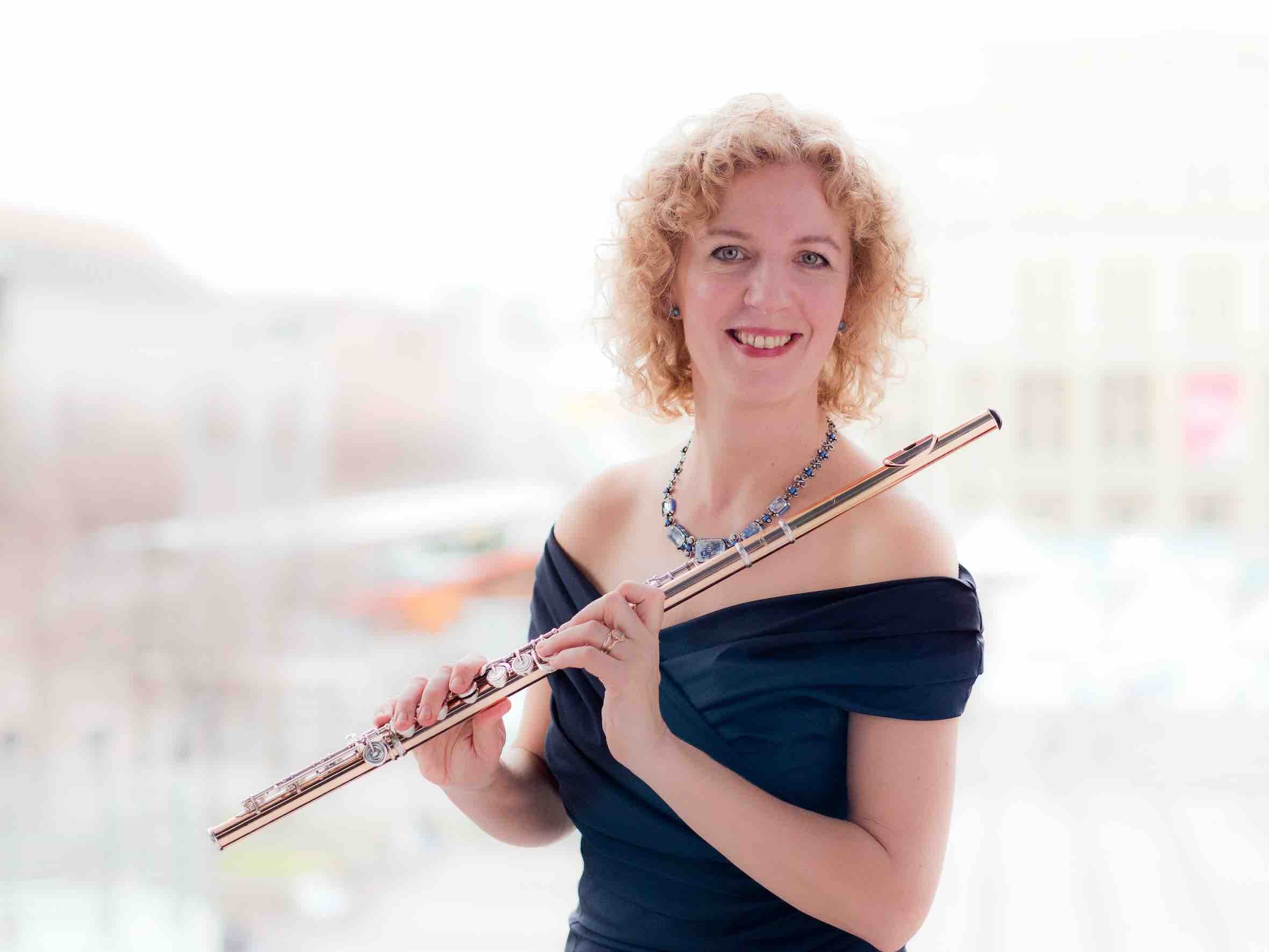 Announcing the Competitions 2021 Adjudicators — The British Flute ...