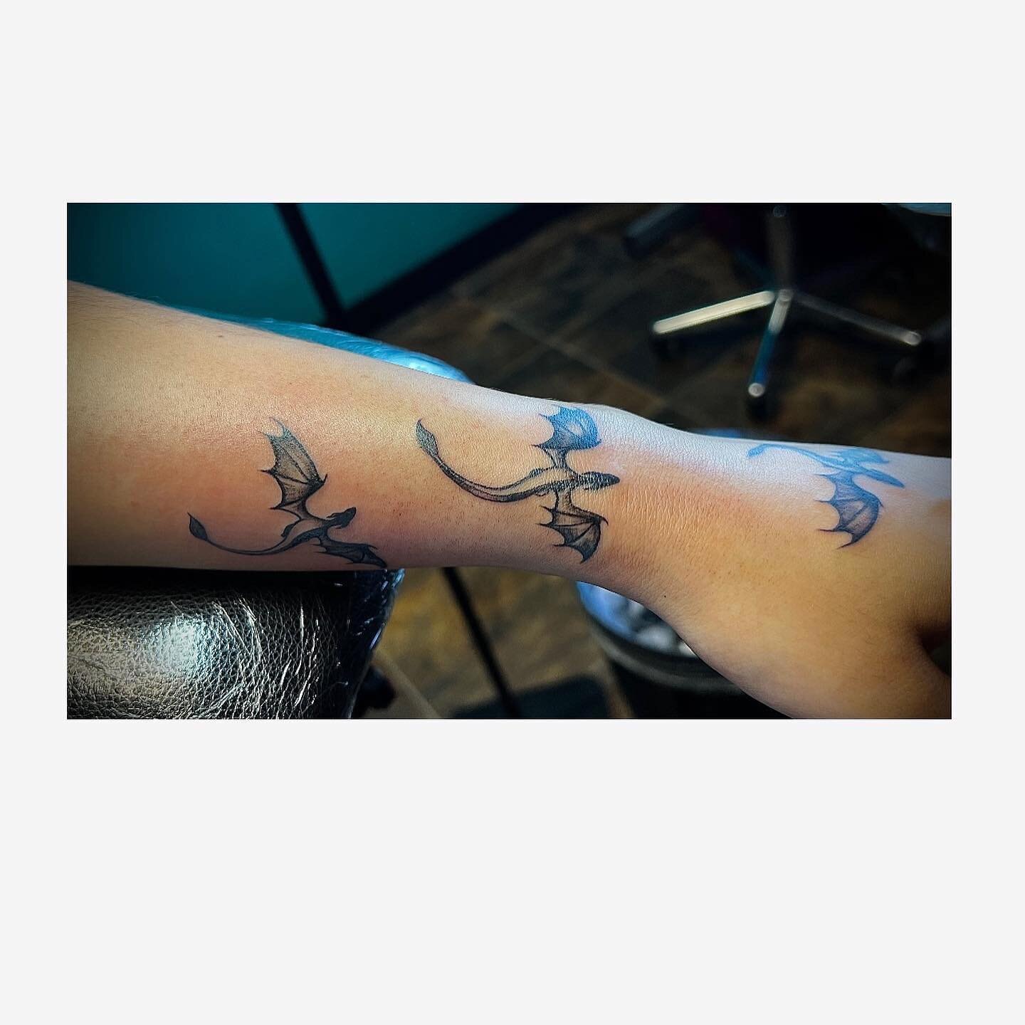 ππ done by @raezinnah
#tattoos #tattoo #tattooartist #tattooart #tattooed #tattoolife #girlswithtattoos #tattooideas #tattoodesign #tattooist