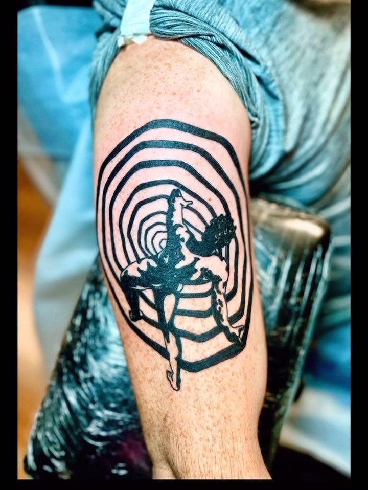Vortex piece done by @cocoinku β³
.
#animetattooartist #cocoinku #luvinktattoos #cttattooartist #cttattoo #boldtattoos #cooltattoos