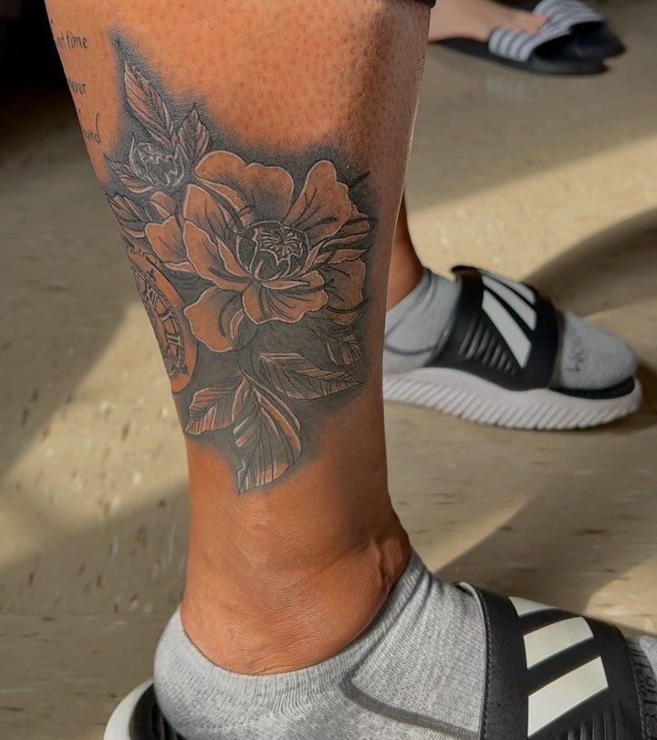 Beautiful Custom Design Coverup by @sitytattoos πβ°πͺ· swipe to see before !