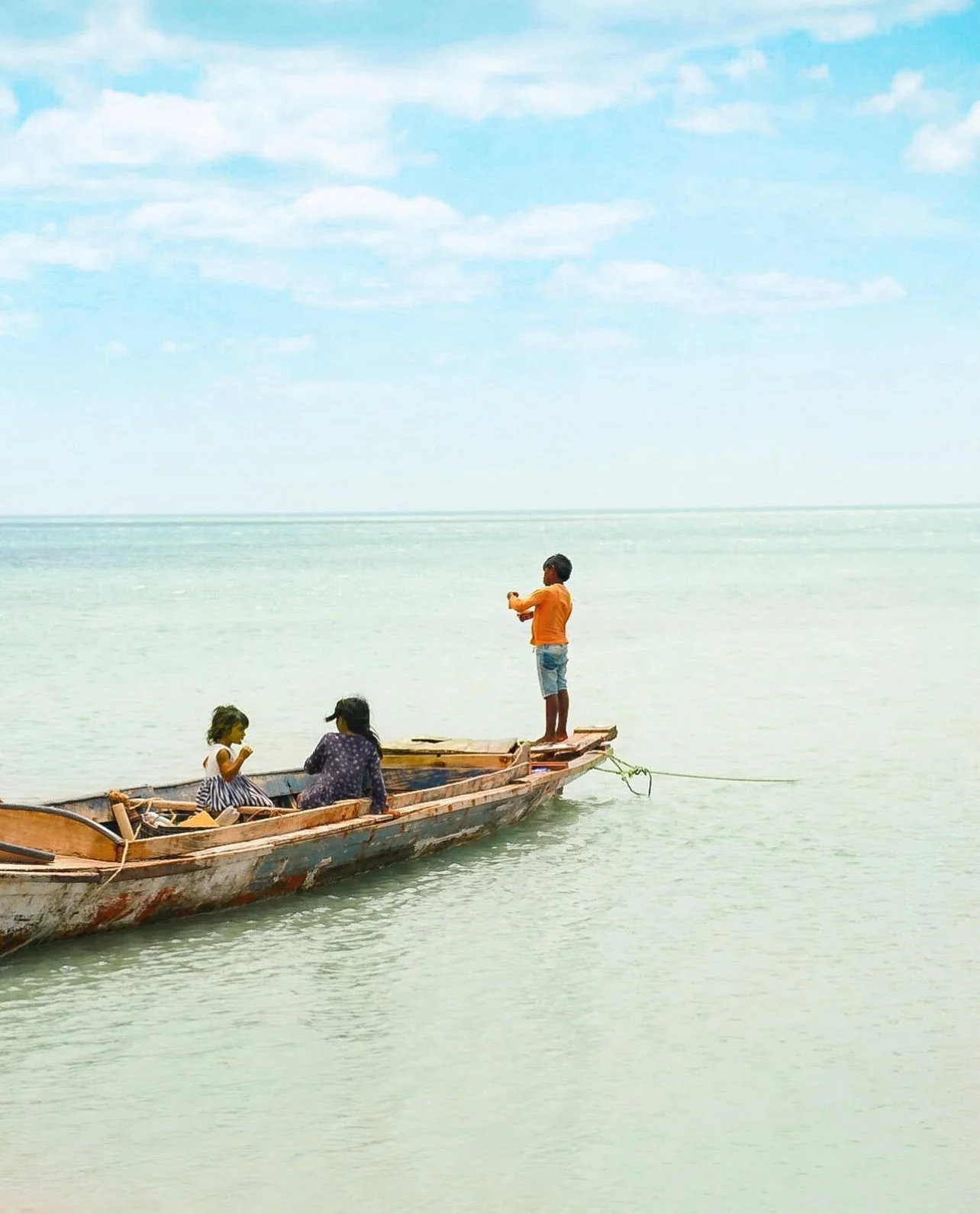 Kids on a boat in Cabo de la Vela