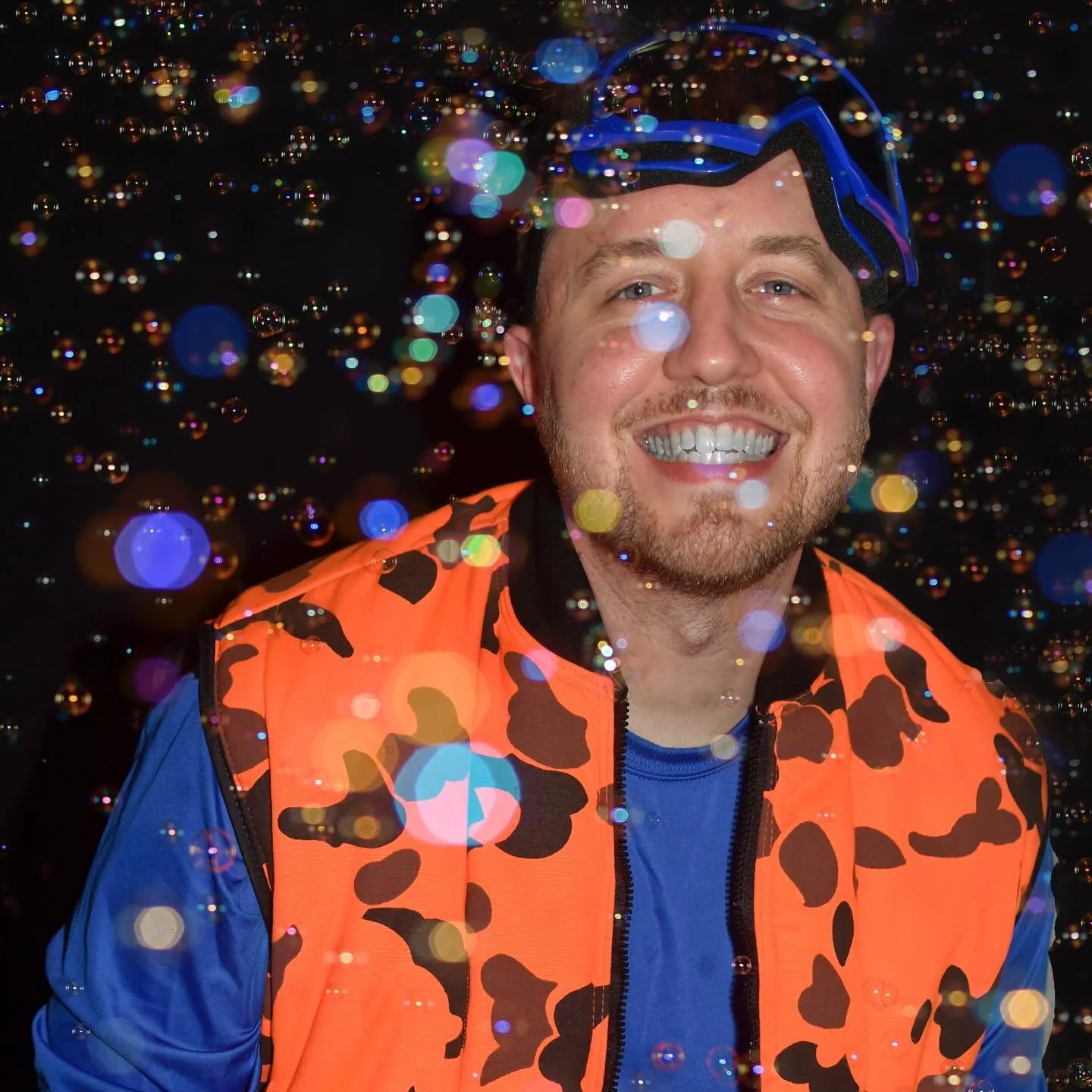 Hey it&rsquo;s Sam, been a minute 👋🏻🫧

If you missed it, I dropped a new album with @just.shan.4.now, called:

🫧 @fizzy_fresh_ 🫧

Our group is called Fizzy Fresh, the album is called Fizzy Fresh, and it&rsquo;s out now everywhere!

Our first sho