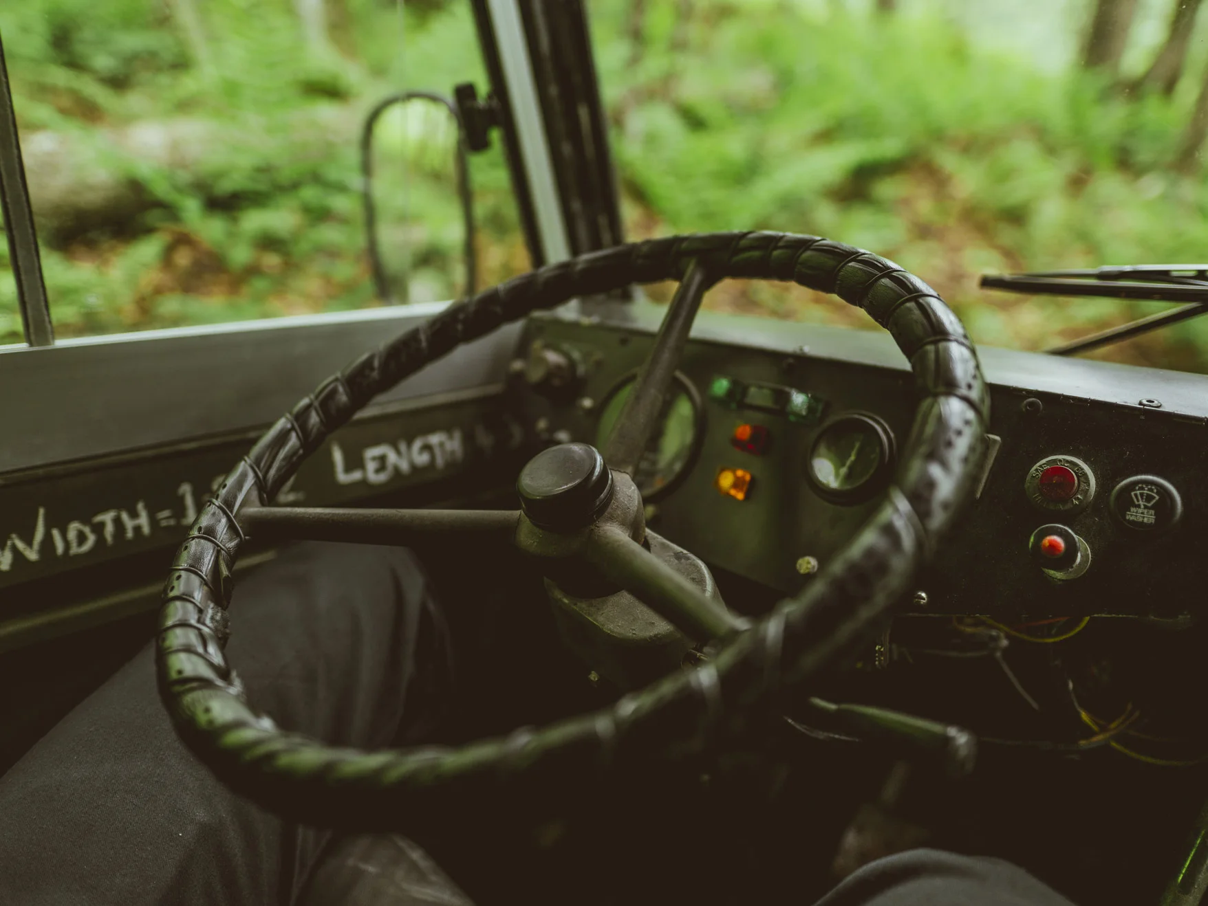 medium_Land_Rover_101_Forward_Control_VAMPIRE_02.jpg