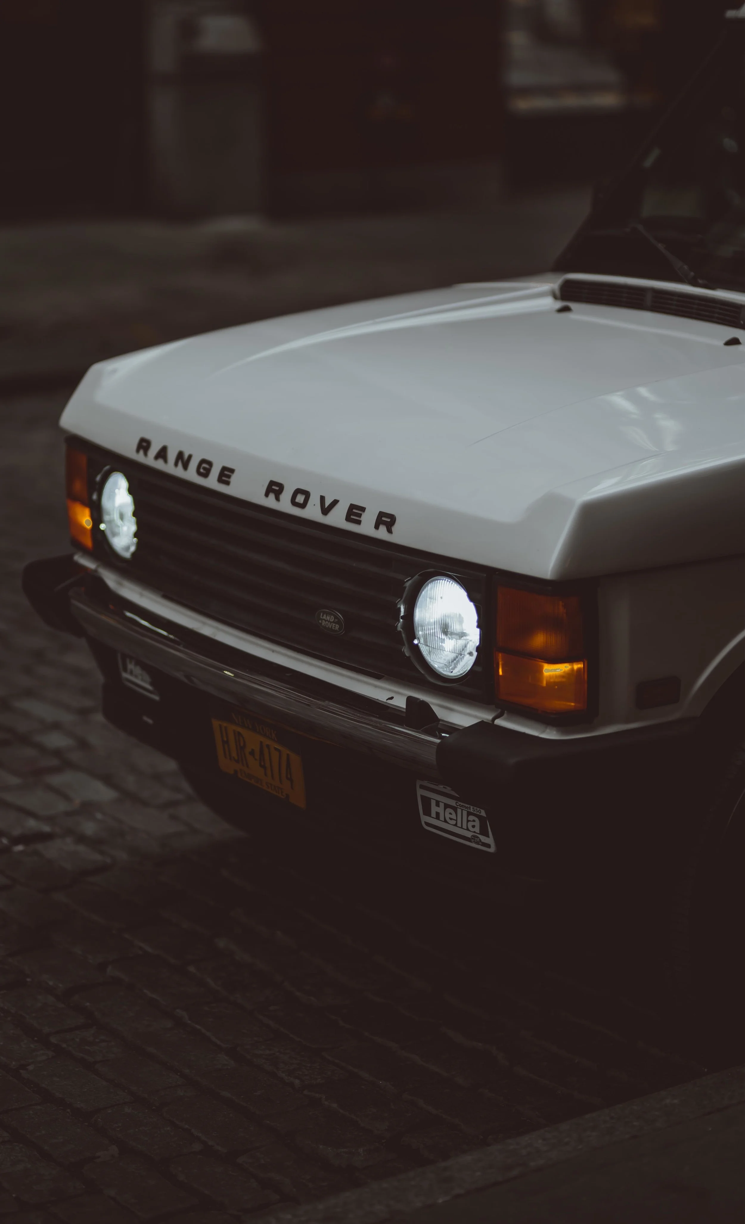 2xlarge_1995_Range_Rover_Classic_white_0018_Layer 20.jpg
