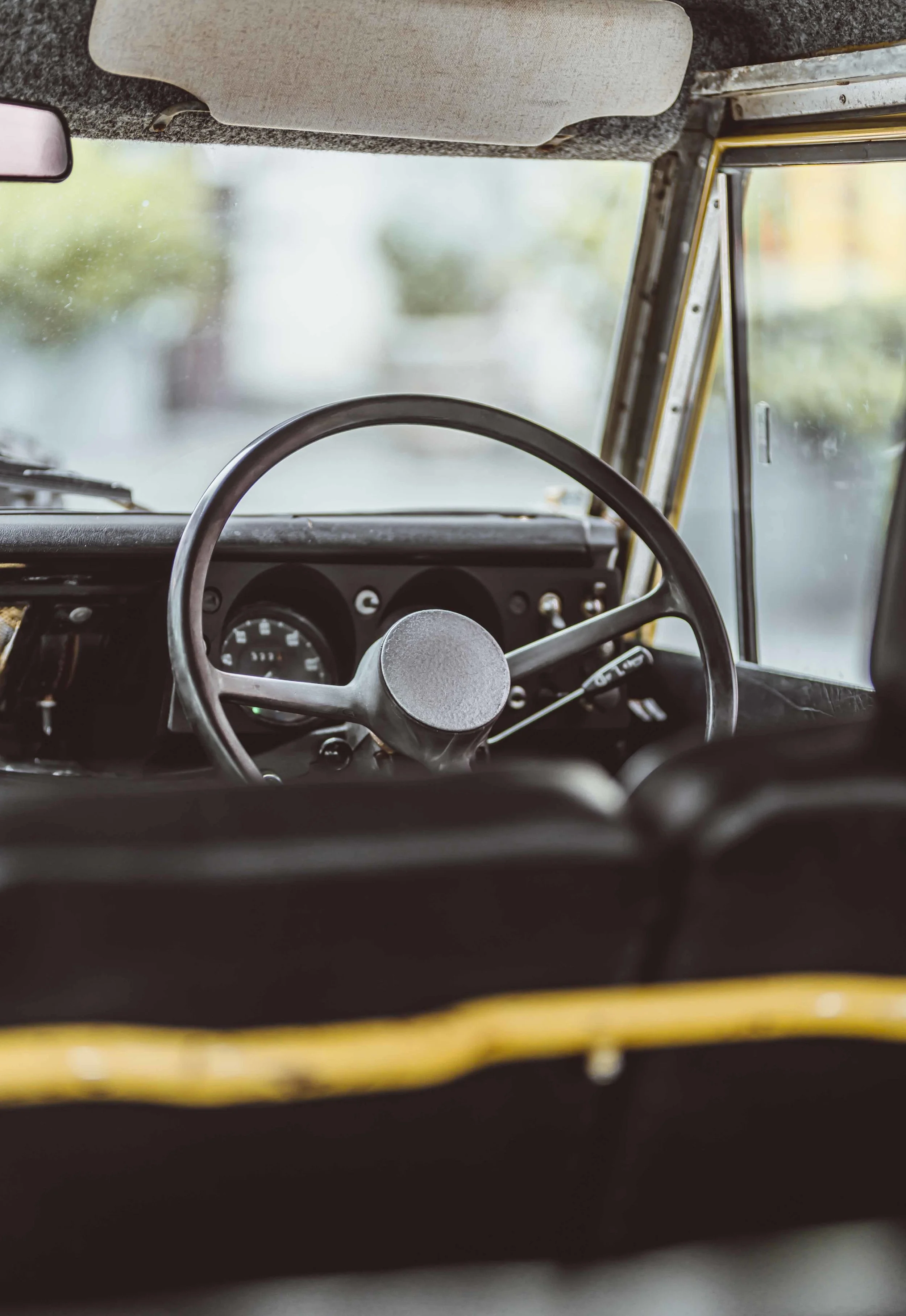 1975_Land_Rover_Series_III_109_Bahama_Gold_2XLarge_0003_Layer 20.jpg