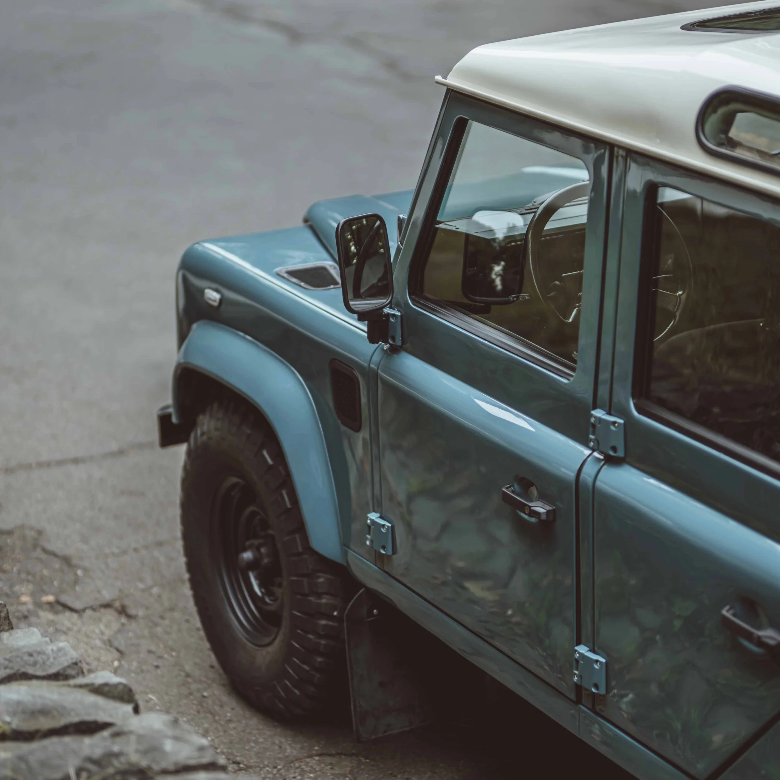 large_1987_Defender_110_2.5TD_05.jpg