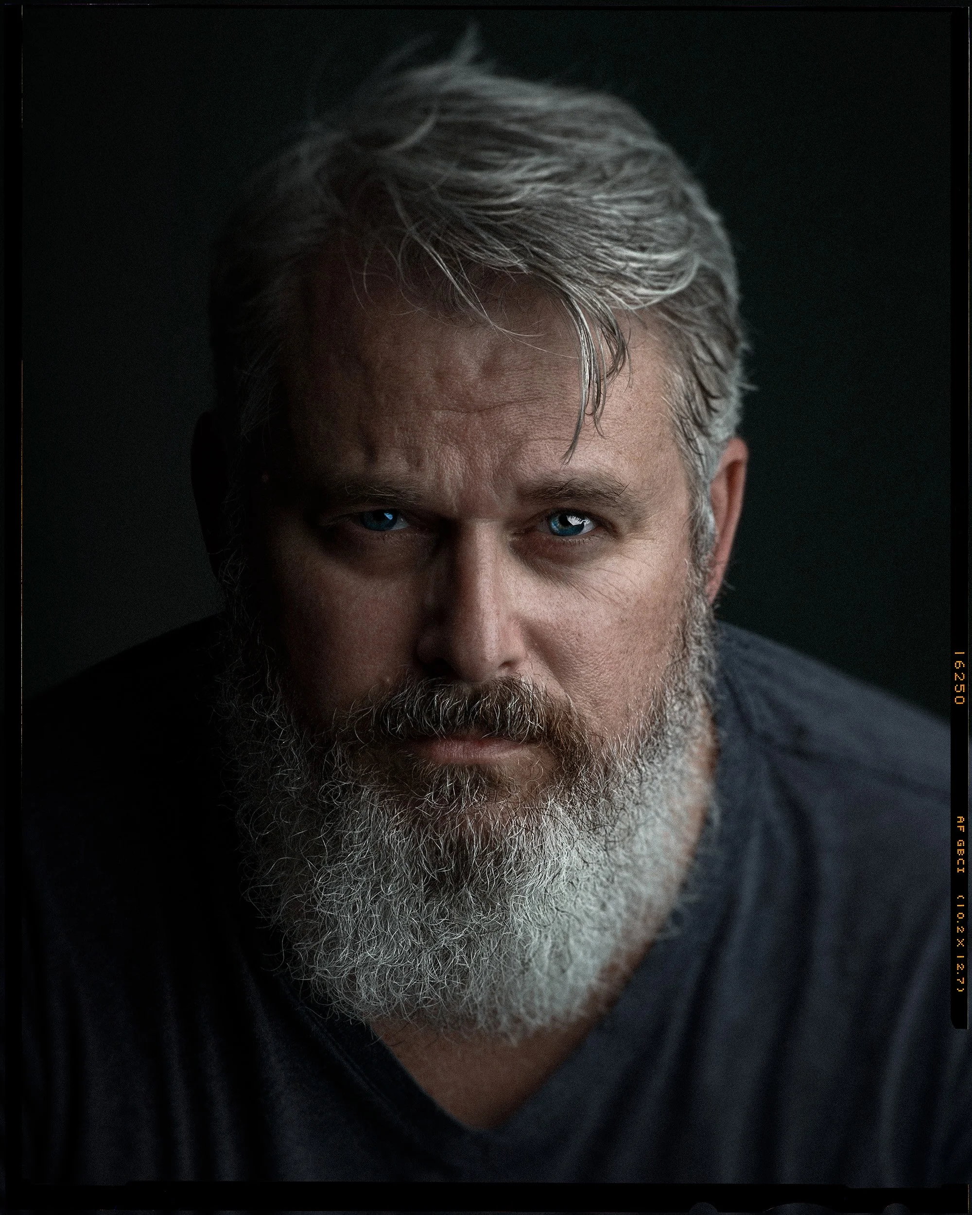 Ivan_Apfel_Portrait_edge.jpg