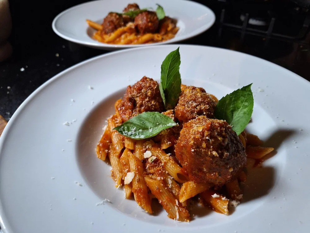 Back on the meatball bandwagon.

#sundaysawce #sundaysauce #meatball #spaghettiandmeatballs #meatballs #pasta #platedpics #foodpics #foodphotography #cookingclass